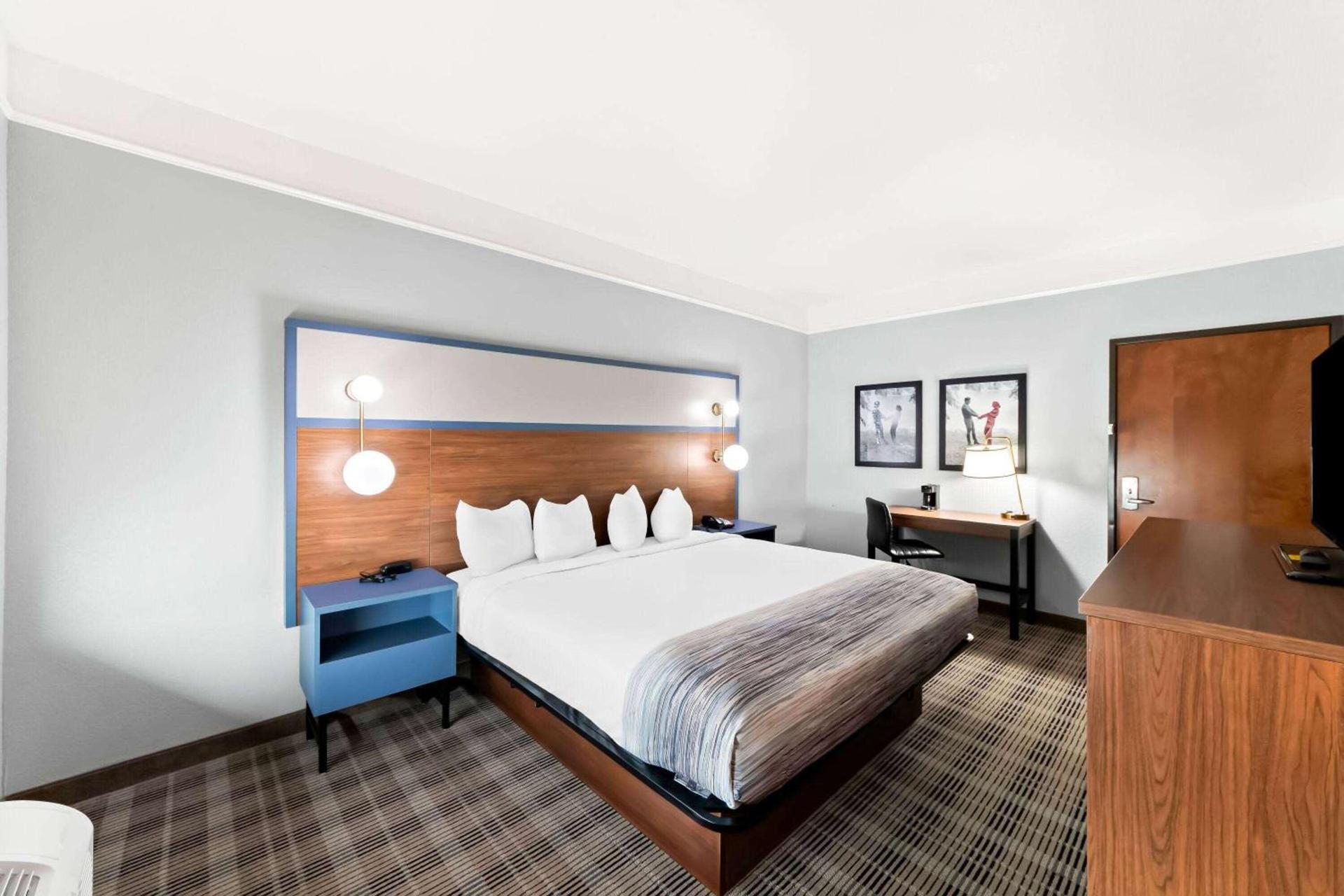 AmericInn by Wyndham New Braunfels photo 22