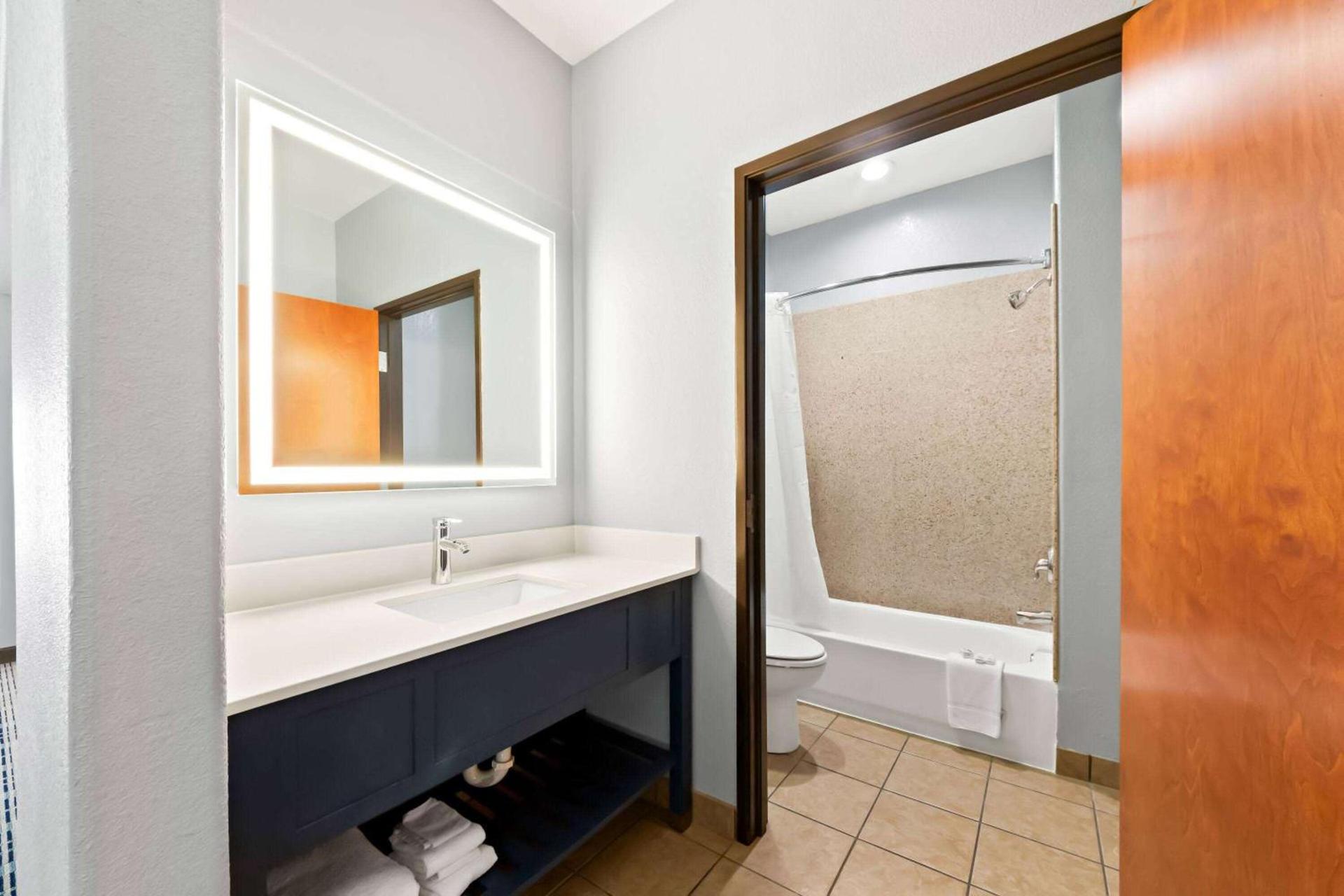 AmericInn by Wyndham New Braunfels photo 24