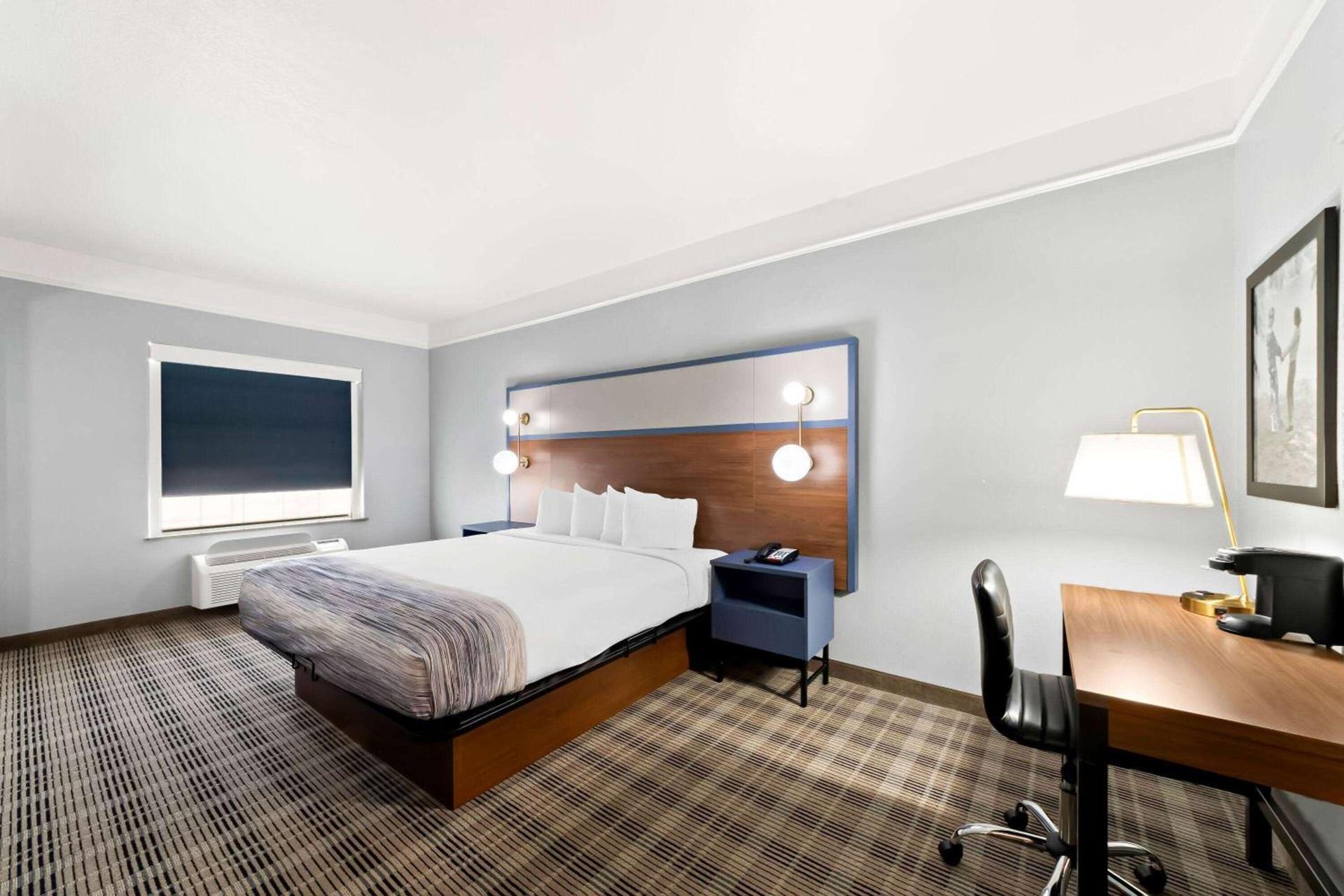 AmericInn by Wyndham New Braunfels photo 38
