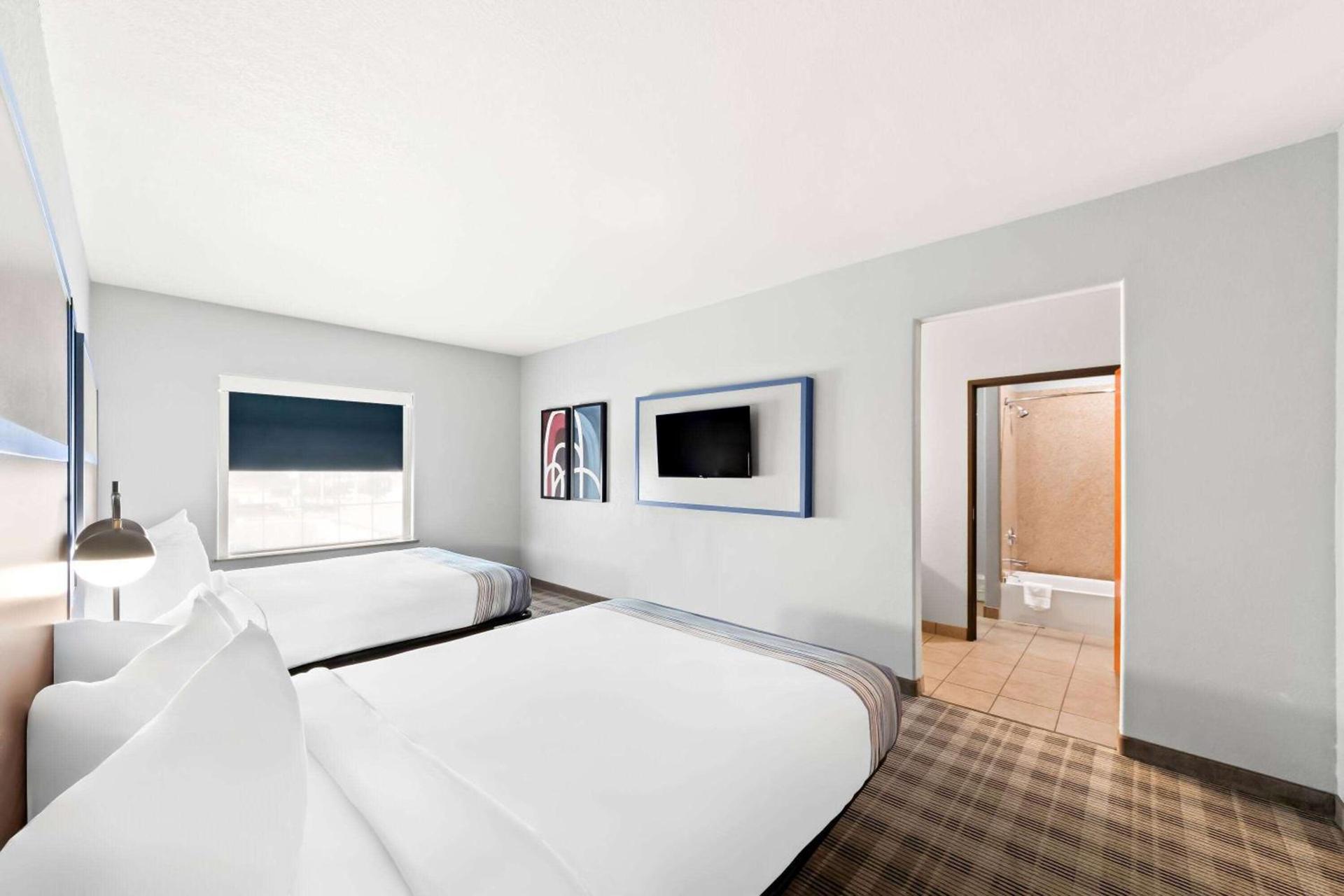 AmericInn by Wyndham New Braunfels photo 32