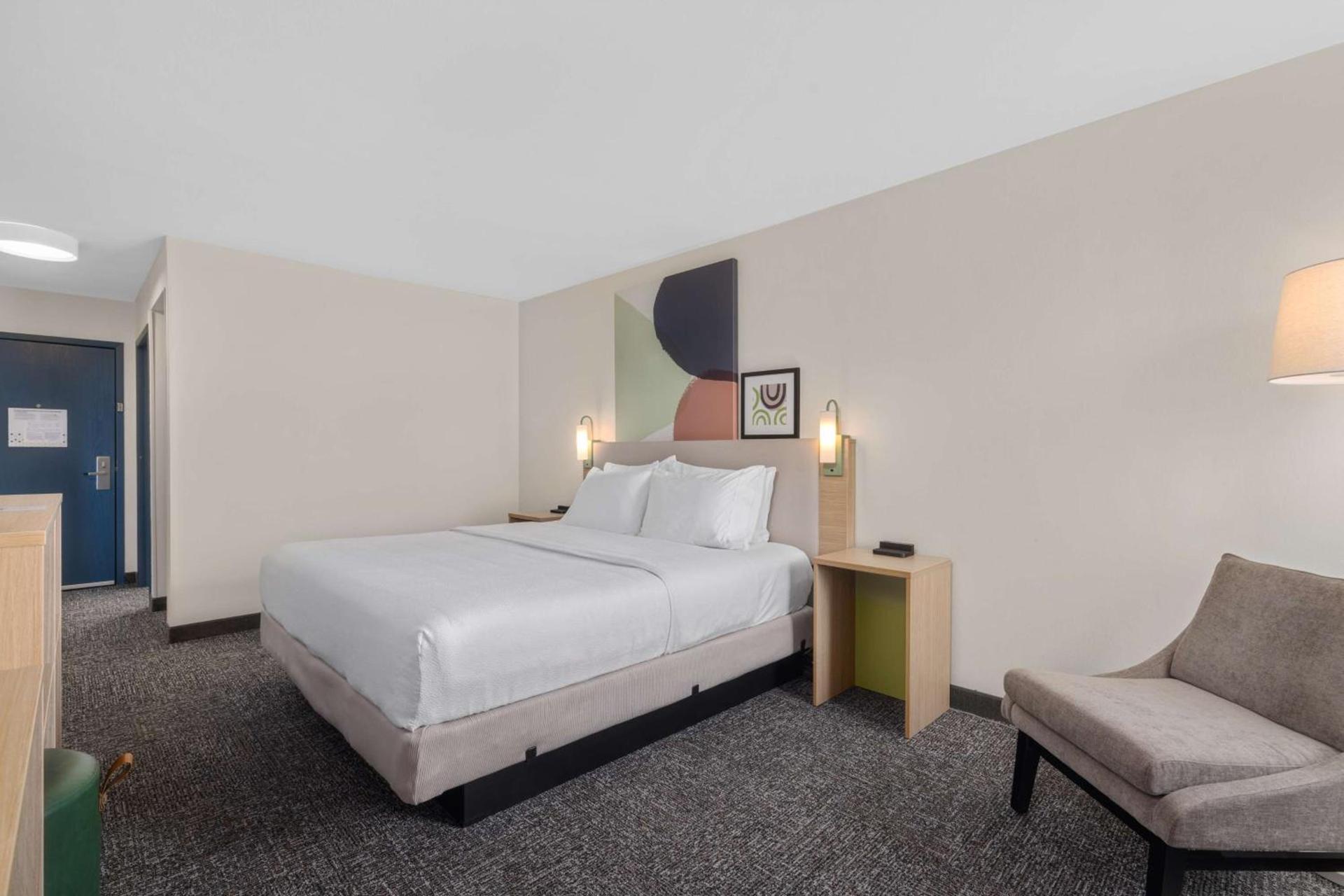 Spark By Hilton Fredericksburg Southpoint photo 23