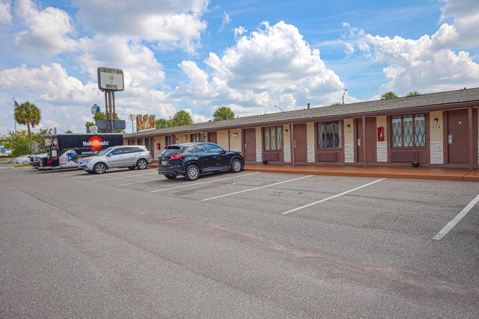 Liberty Inn and Suites - Affordable Extended stay with Weekly Specials at Kissimmee near Disney World photo 15
