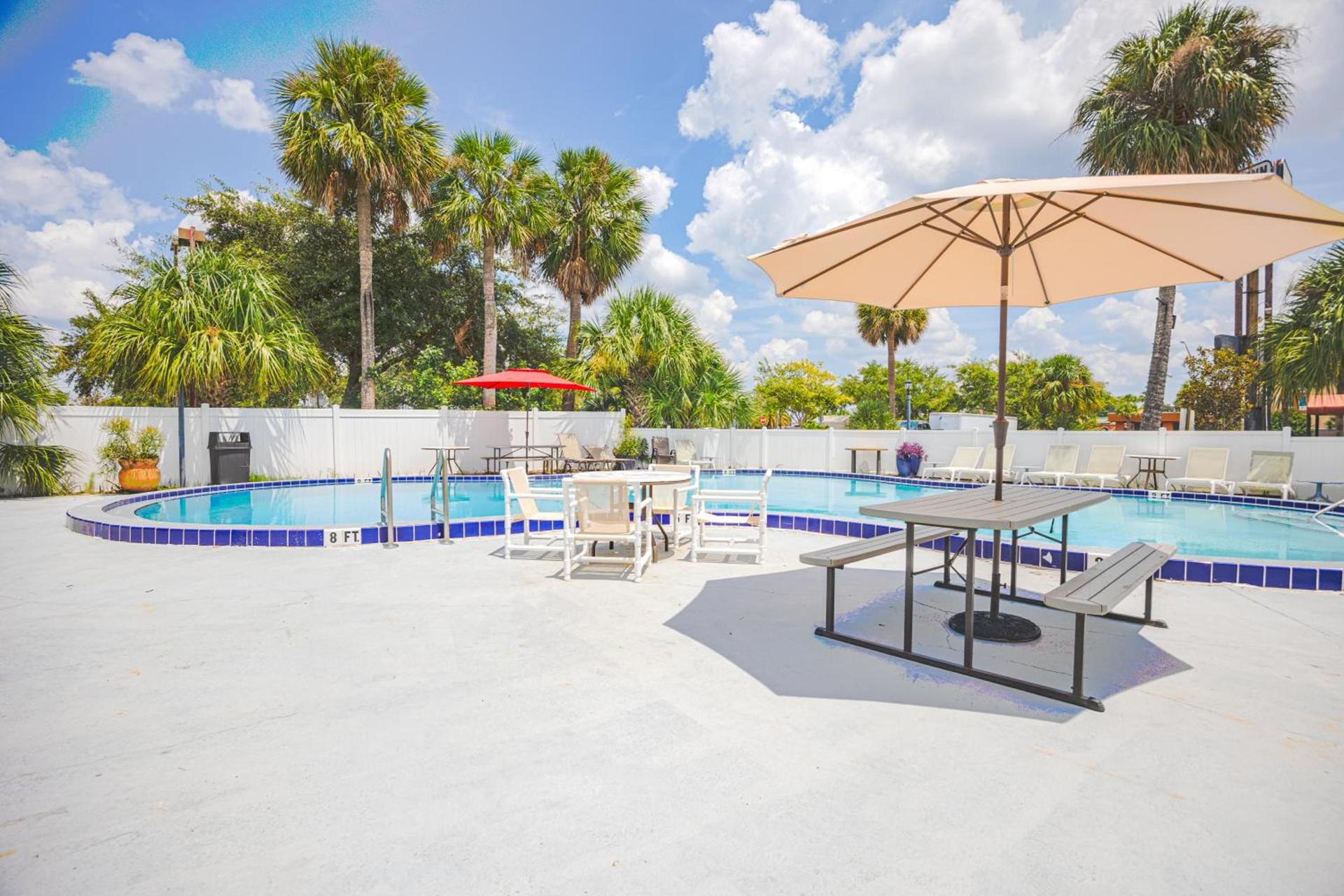 Liberty Inn and Suites - Affordable Extended stay with Weekly Specials at Kissimmee near Disney World photo 43