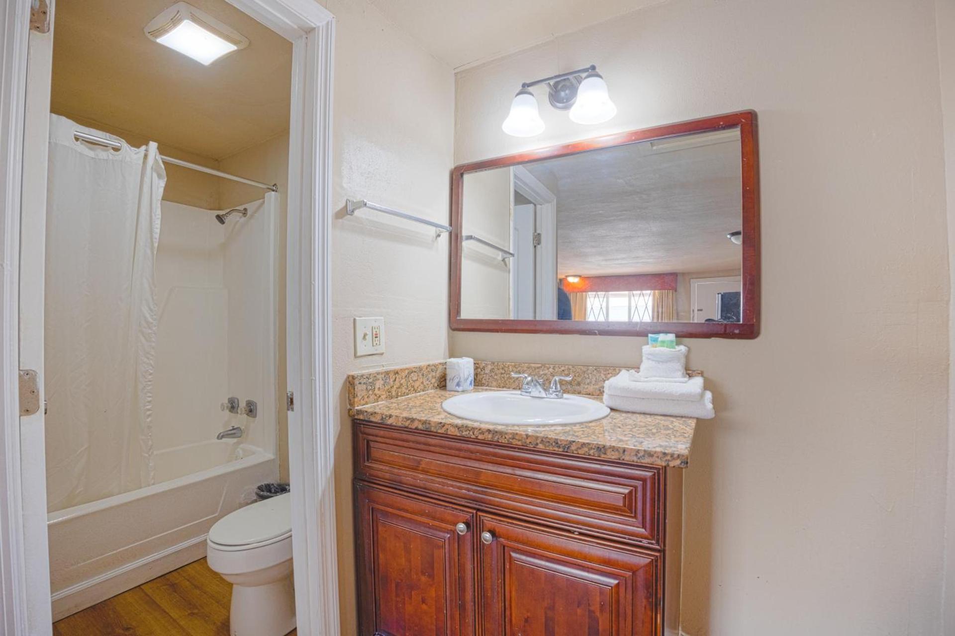 Liberty Inn and Suites - Affordable Extended stay with Weekly Specials at Kissimmee near Disney World photo 55