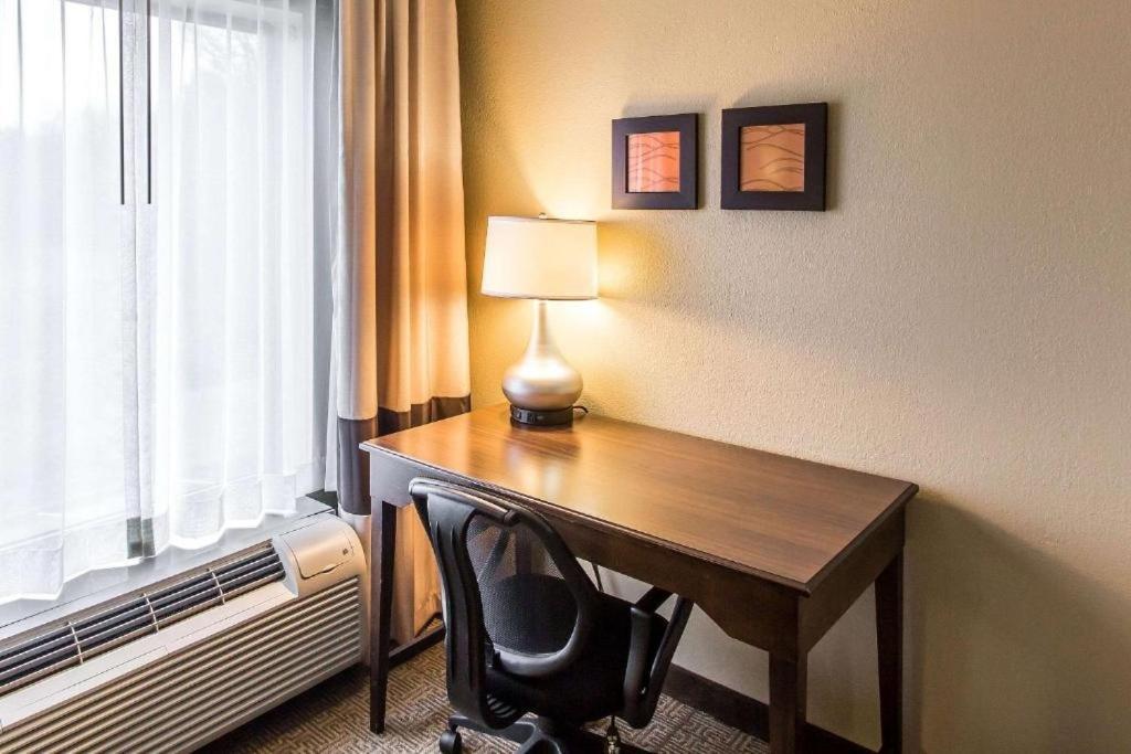 Comfort Suites Cookeville photo 43