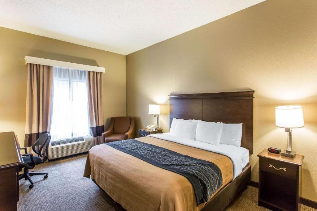 Comfort Suites Cookeville photo 44