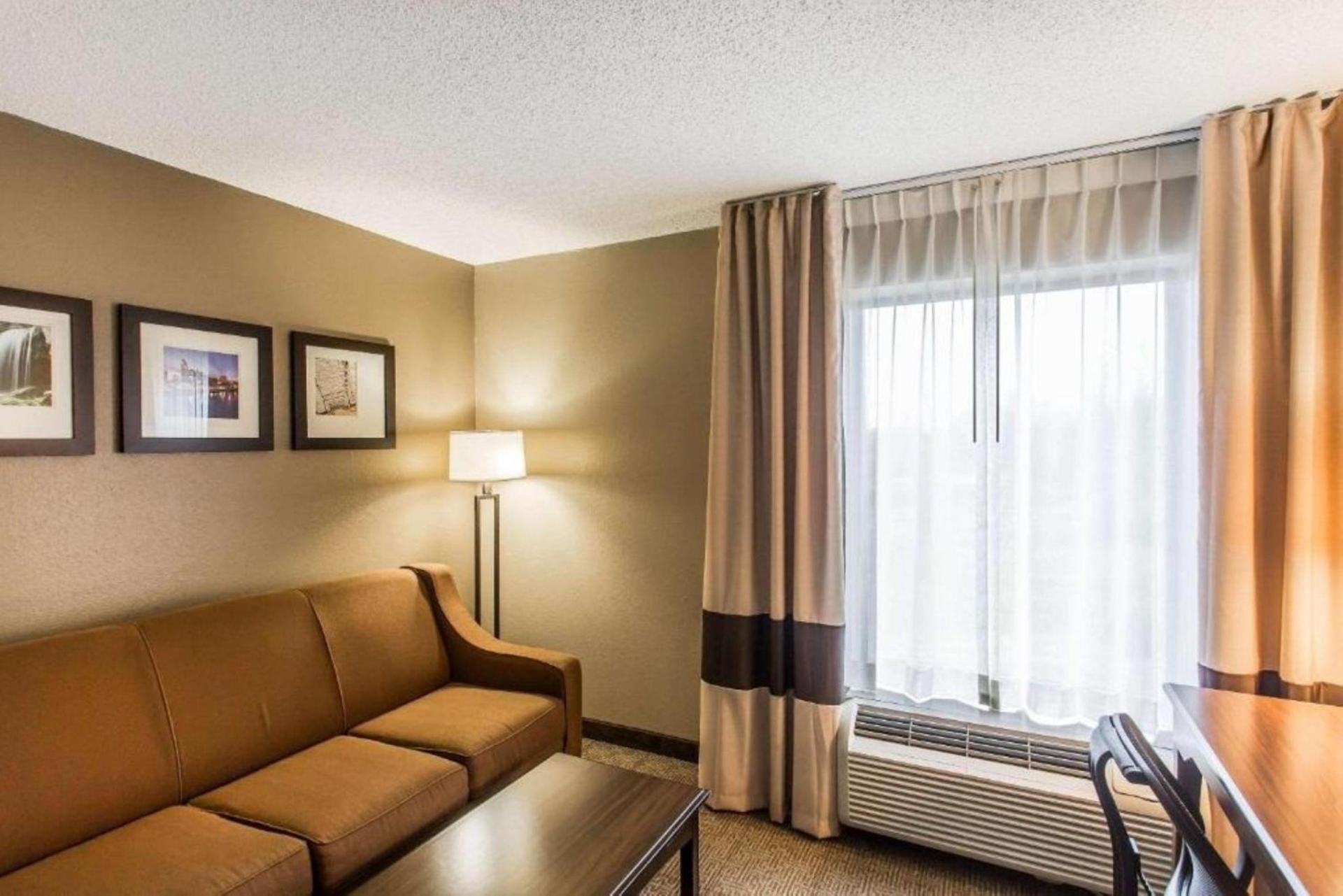 Comfort Suites Cookeville photo 45