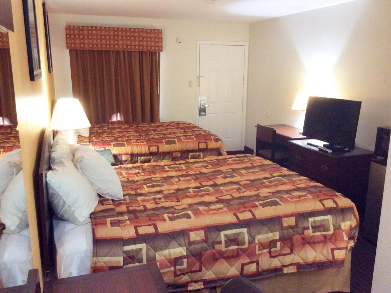 Plum Tree Inn photo 3