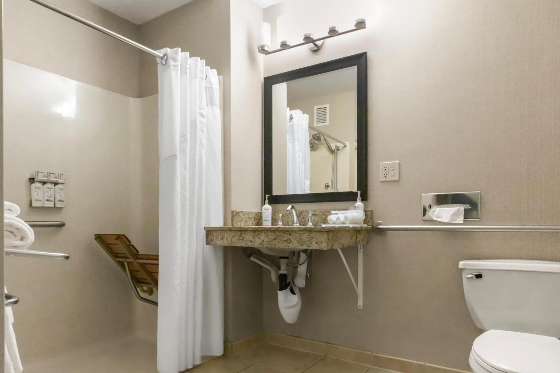 Holiday Inn Express - Ludlow - Chicopee Area by IHG photo 26