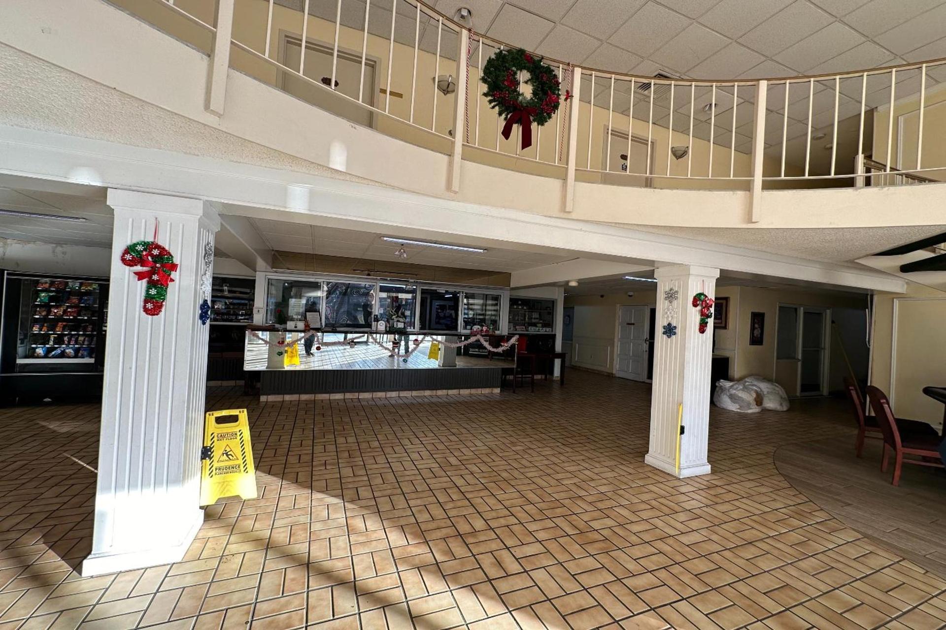 River Valley Inn and Suites photo 4