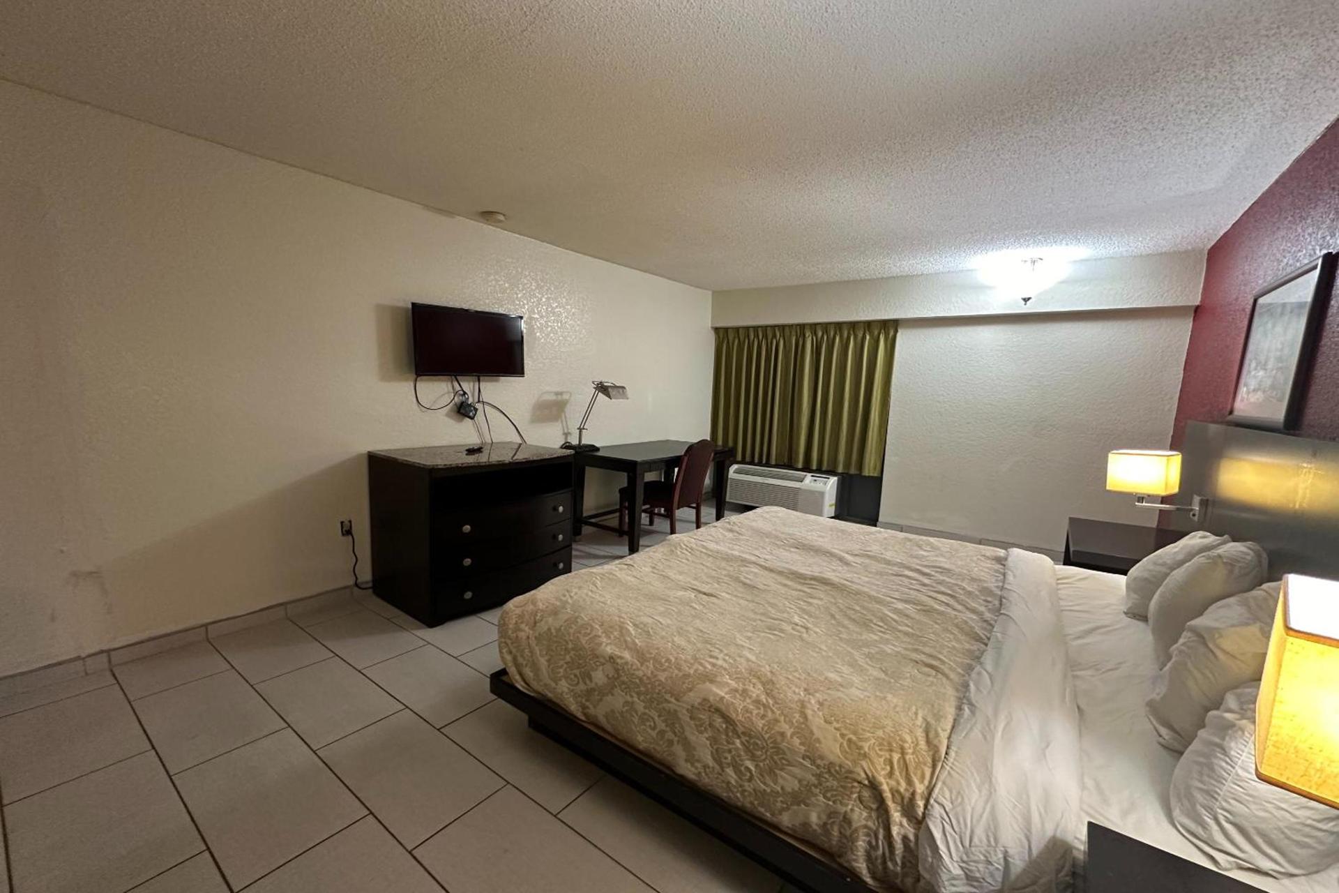 River Valley Inn and Suites photo 6
