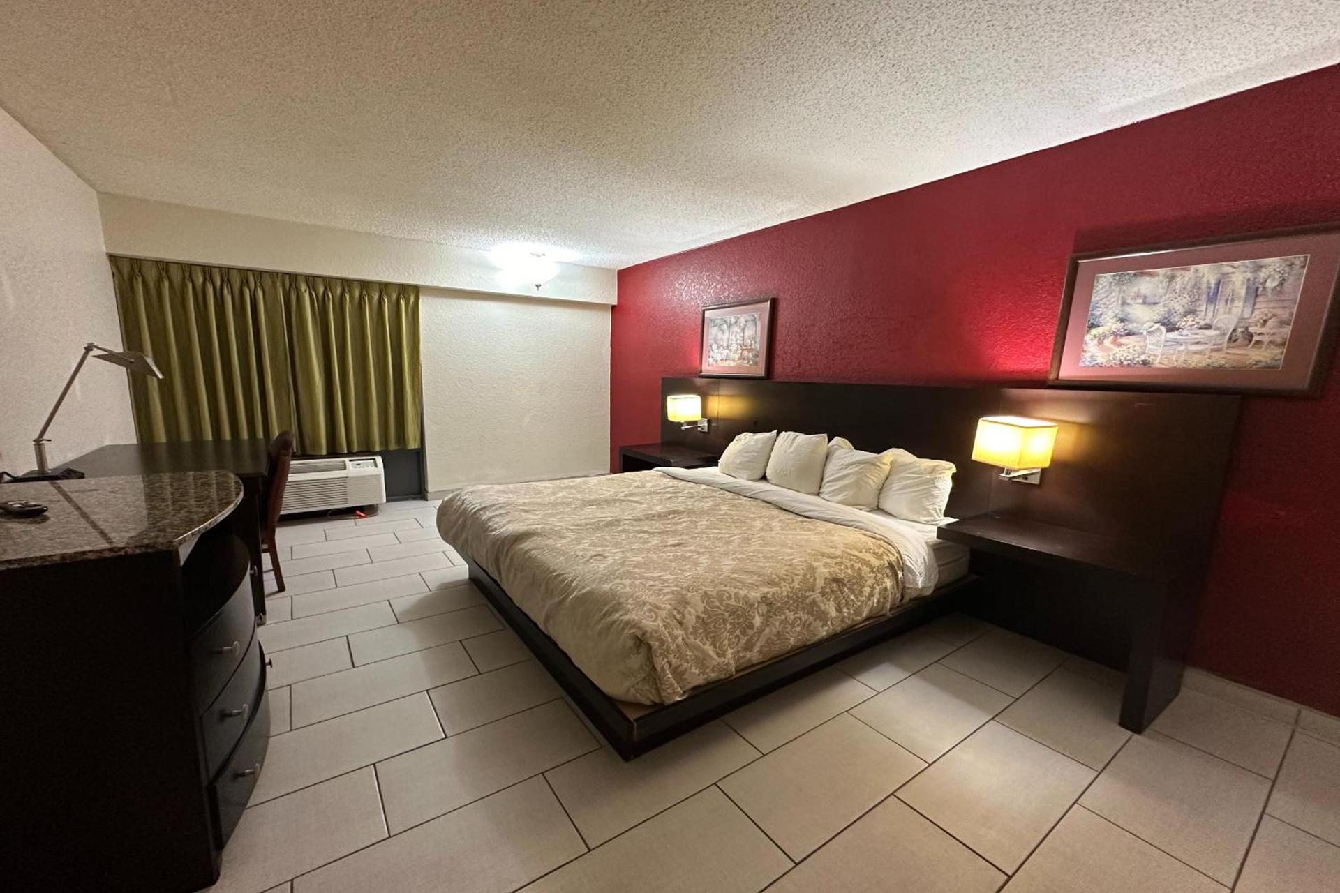 River Valley Inn and Suites photo 10