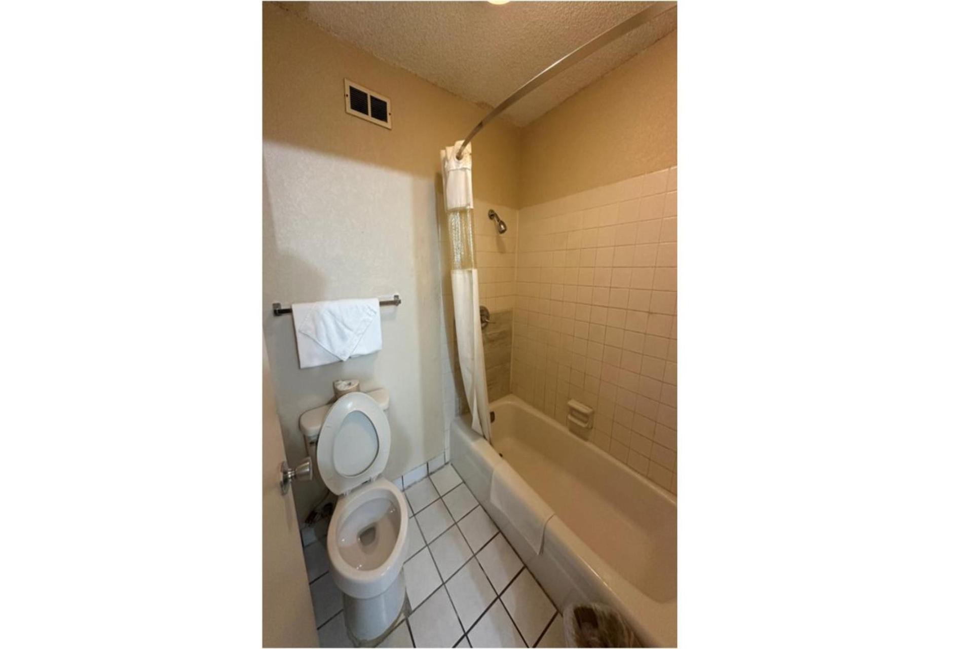 River Valley Inn and Suites photo 15