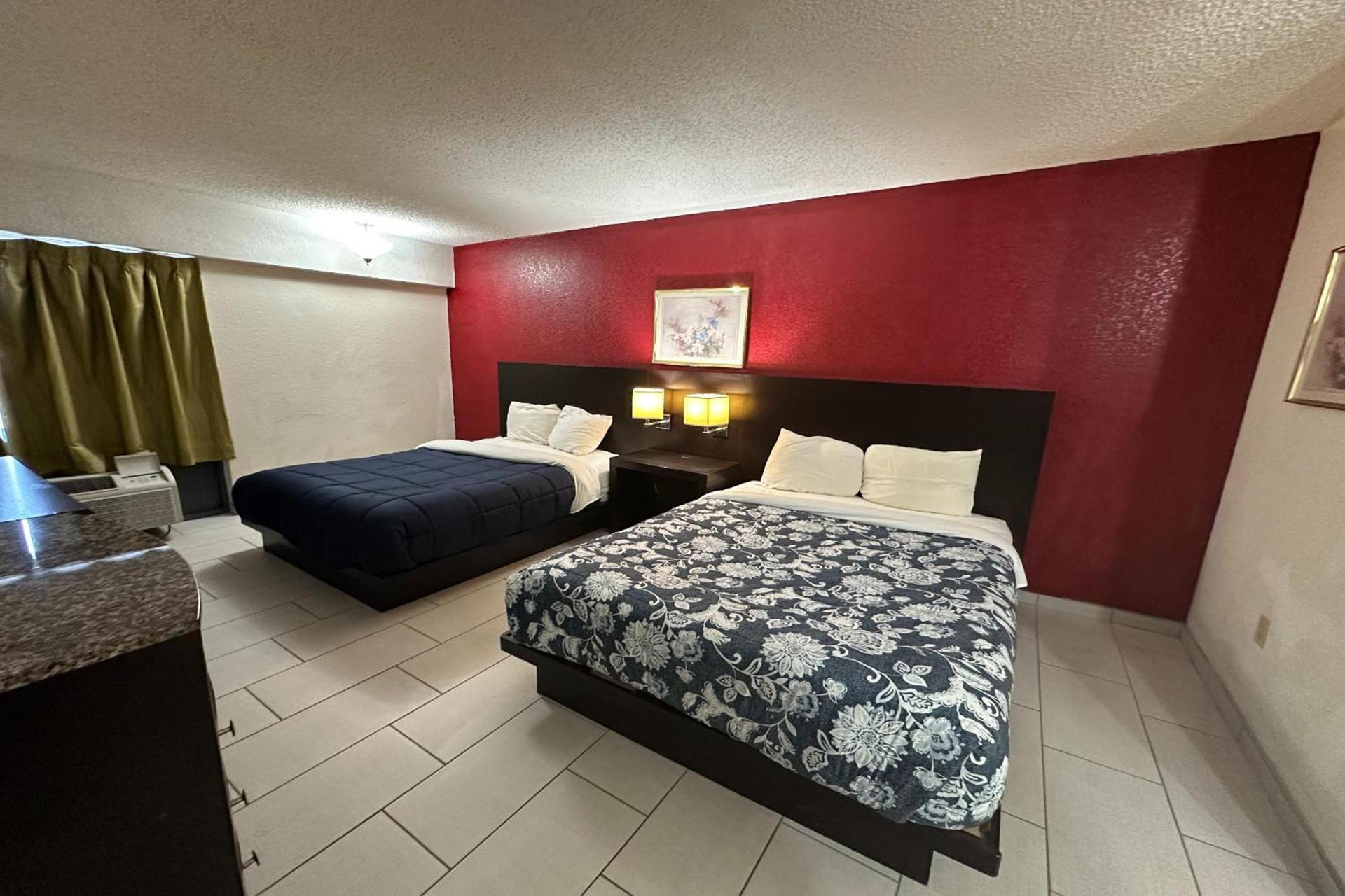 River Valley Inn and Suites photo 11