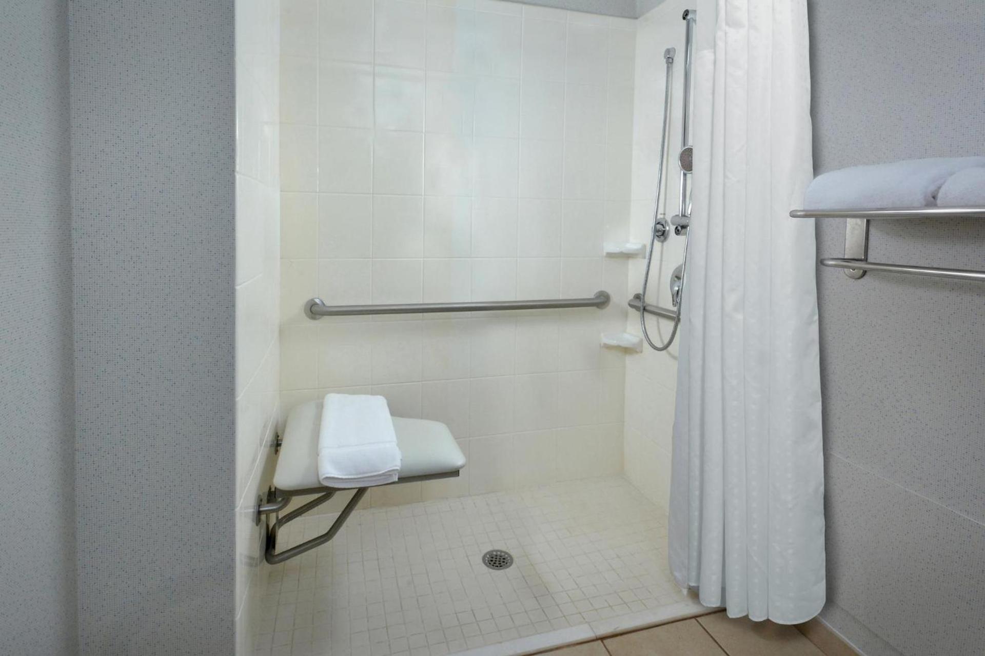 Holiday Inn Express Lynchburg by IHG photo 7