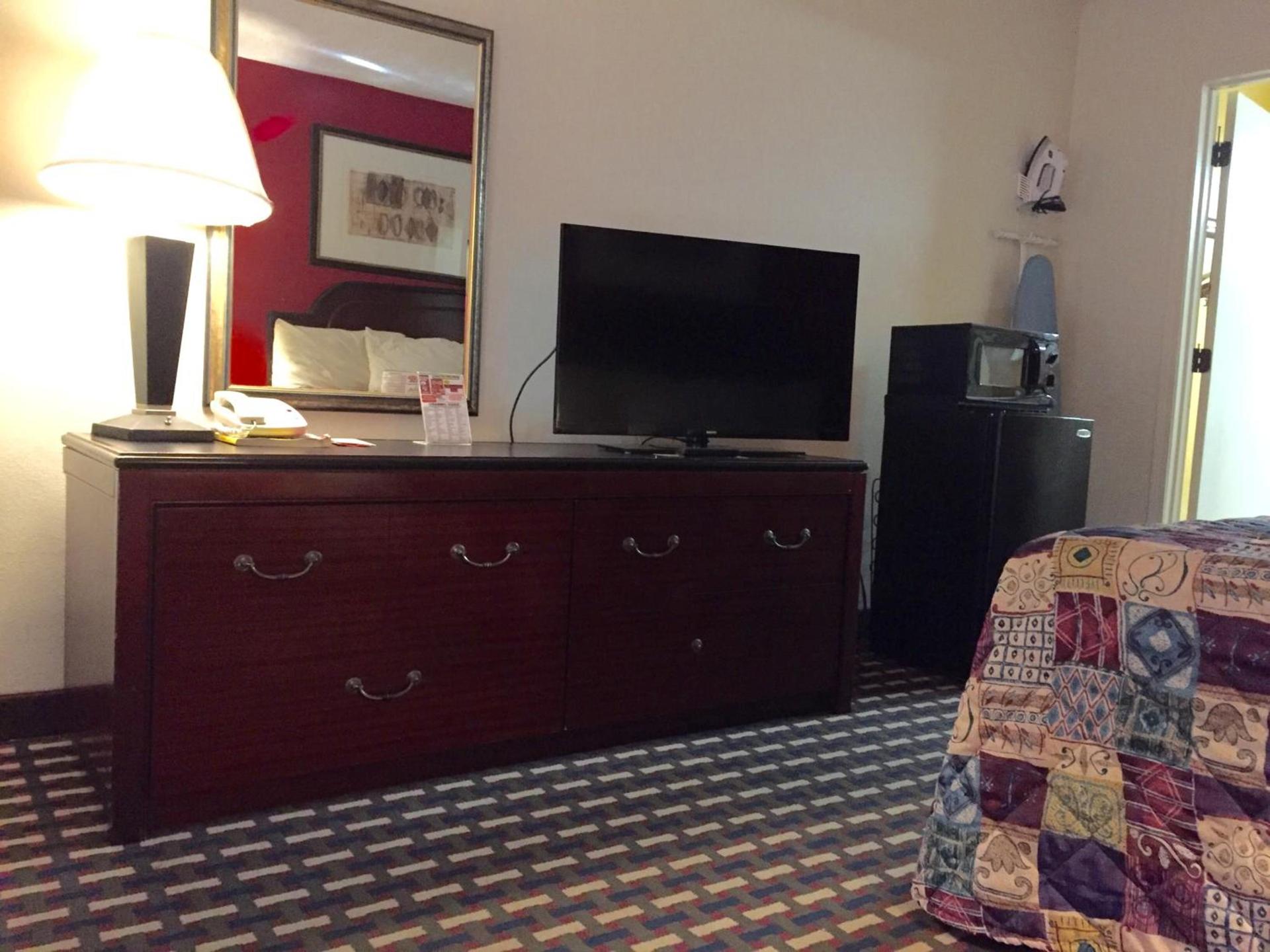 Parkway Inn photo 9