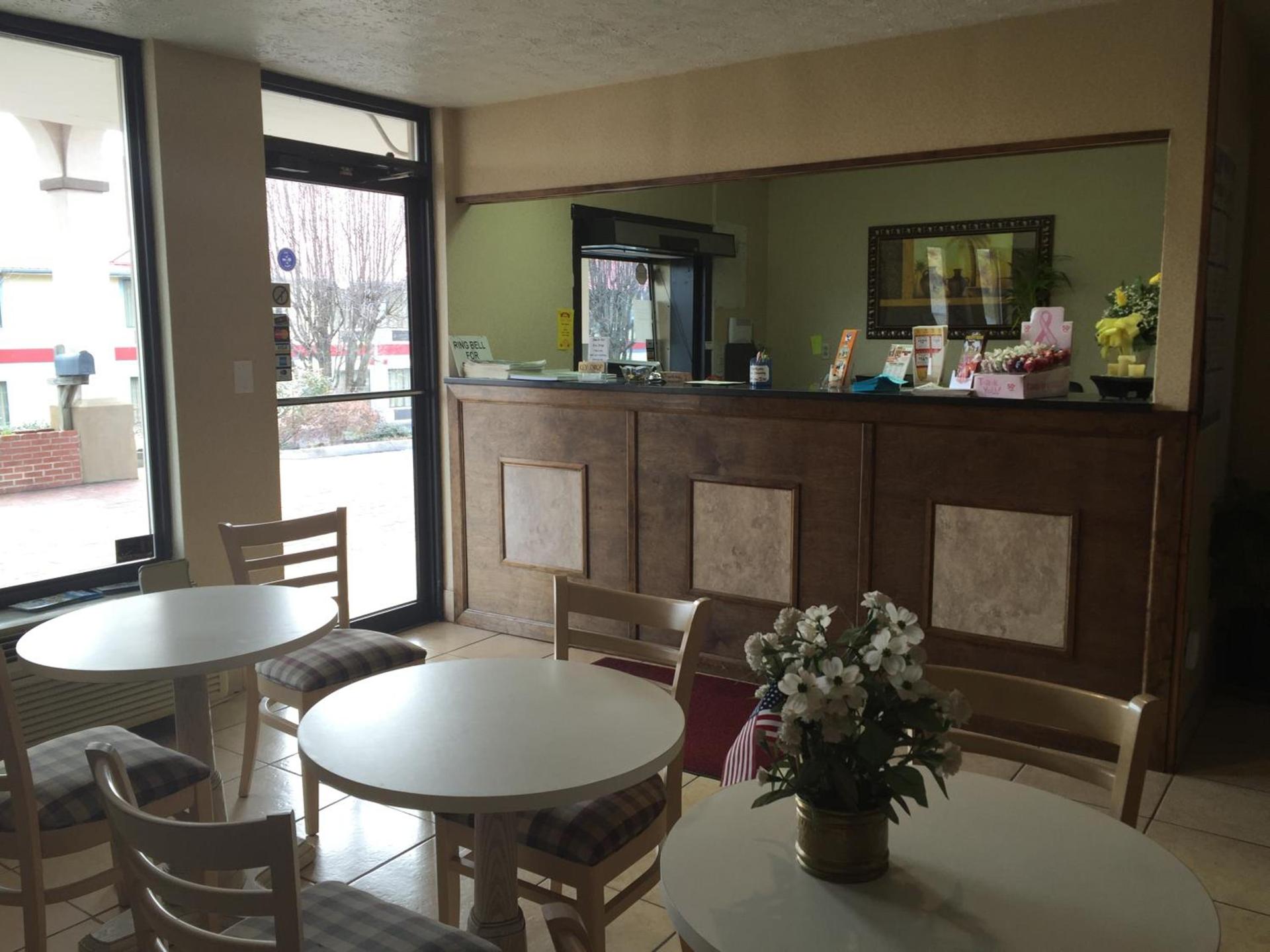 Parkway Inn photo 13