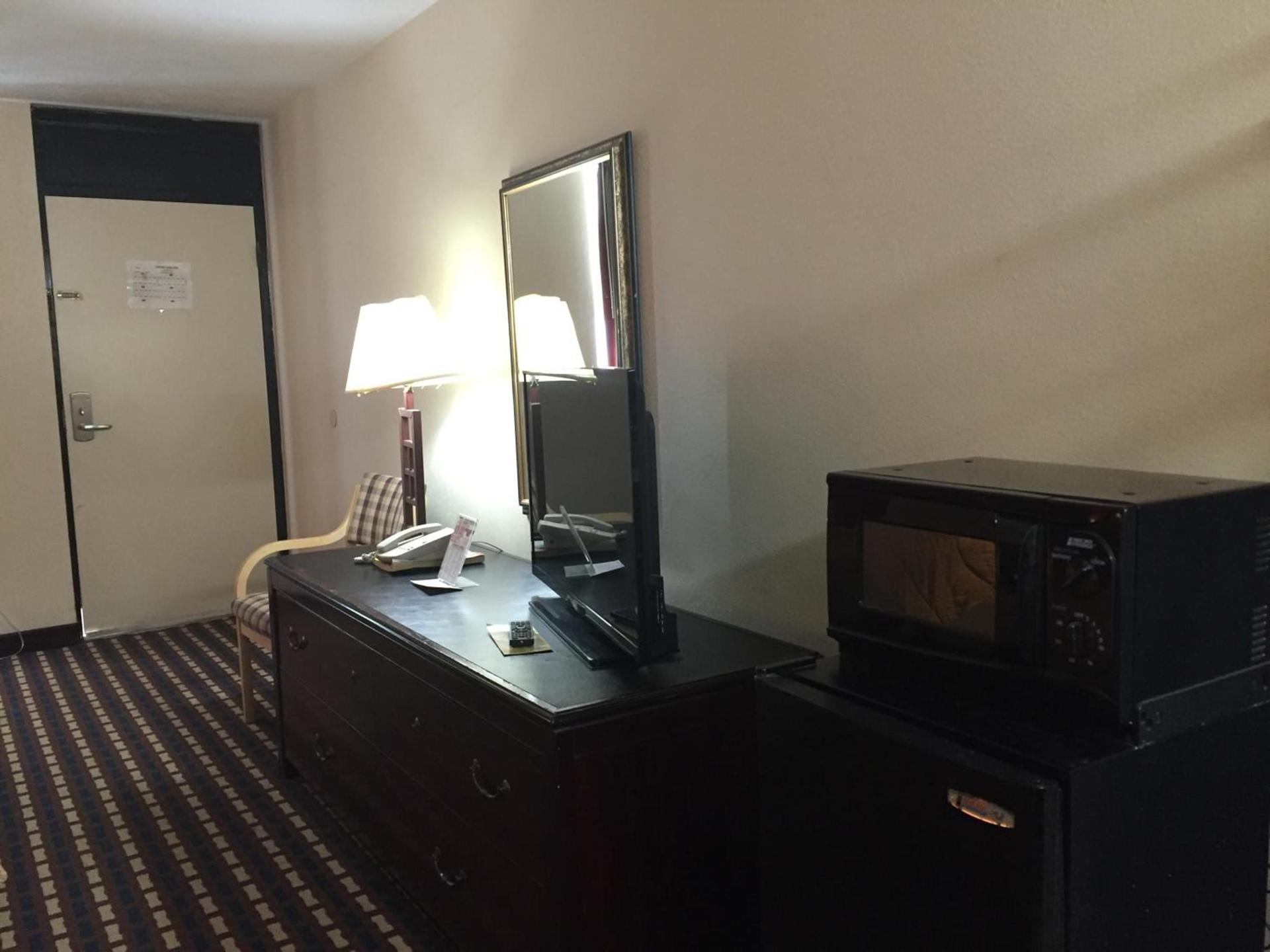 Parkway Inn photo 15