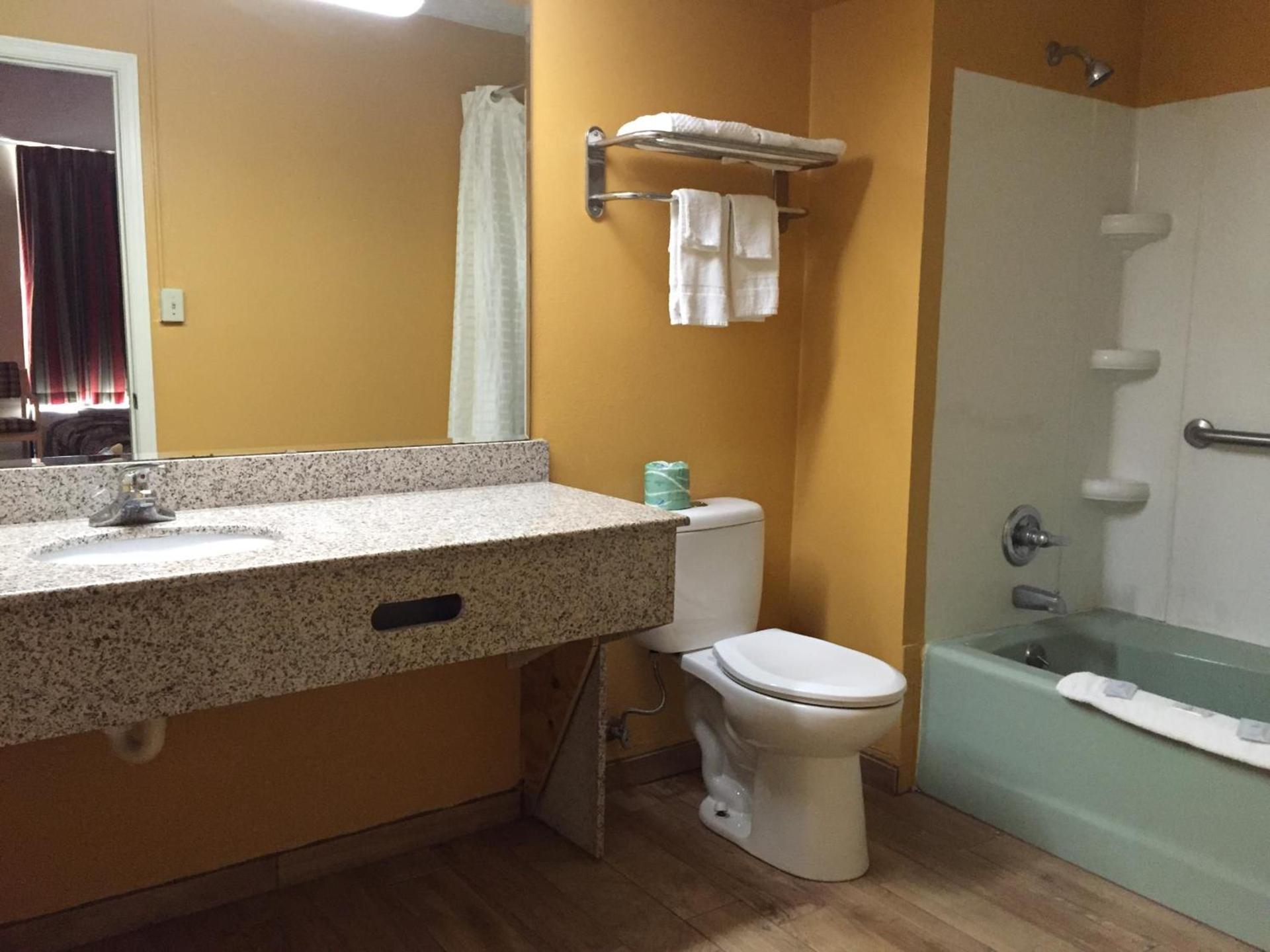 Parkway Inn photo 18