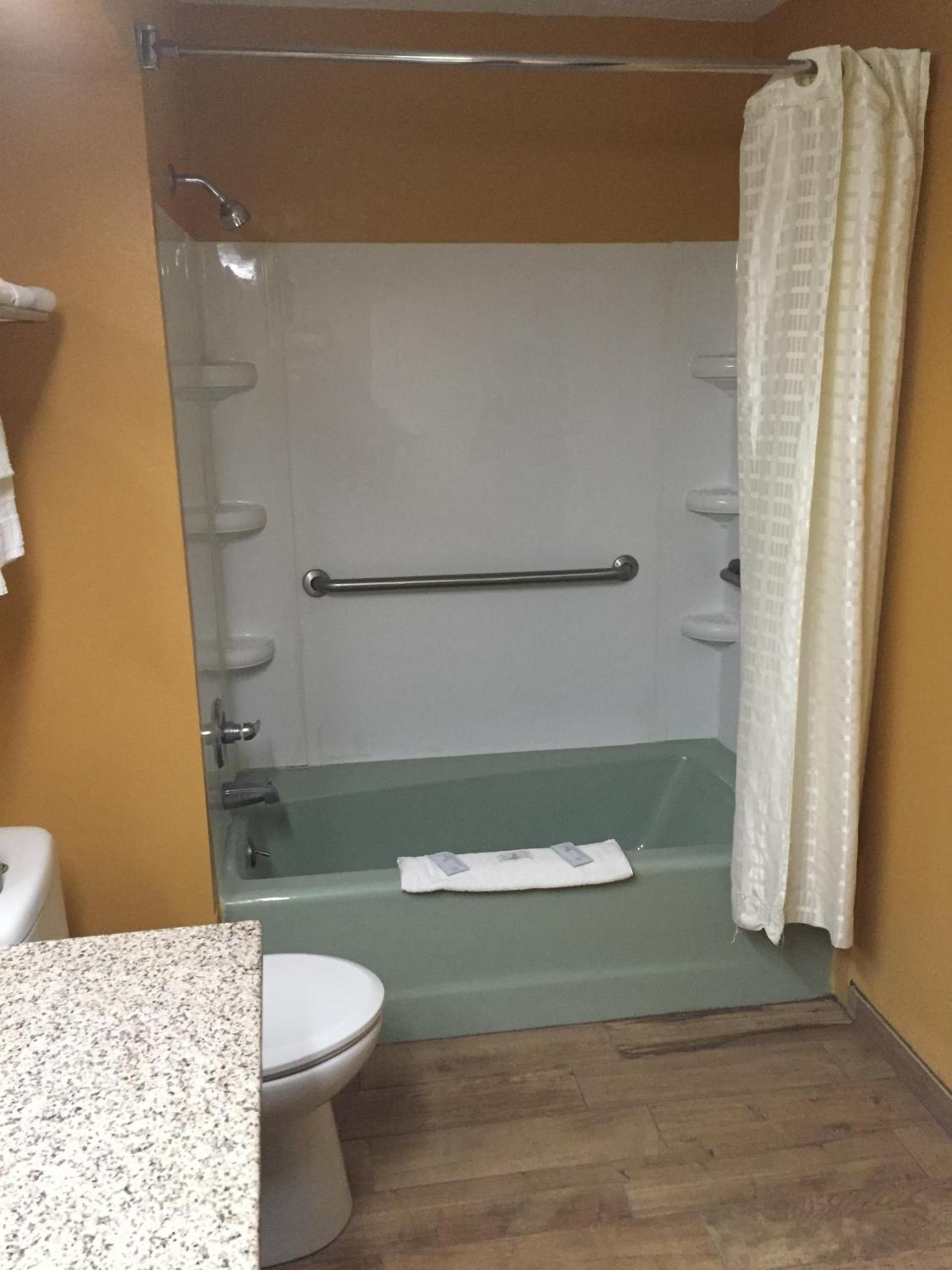 Parkway Inn photo 19
