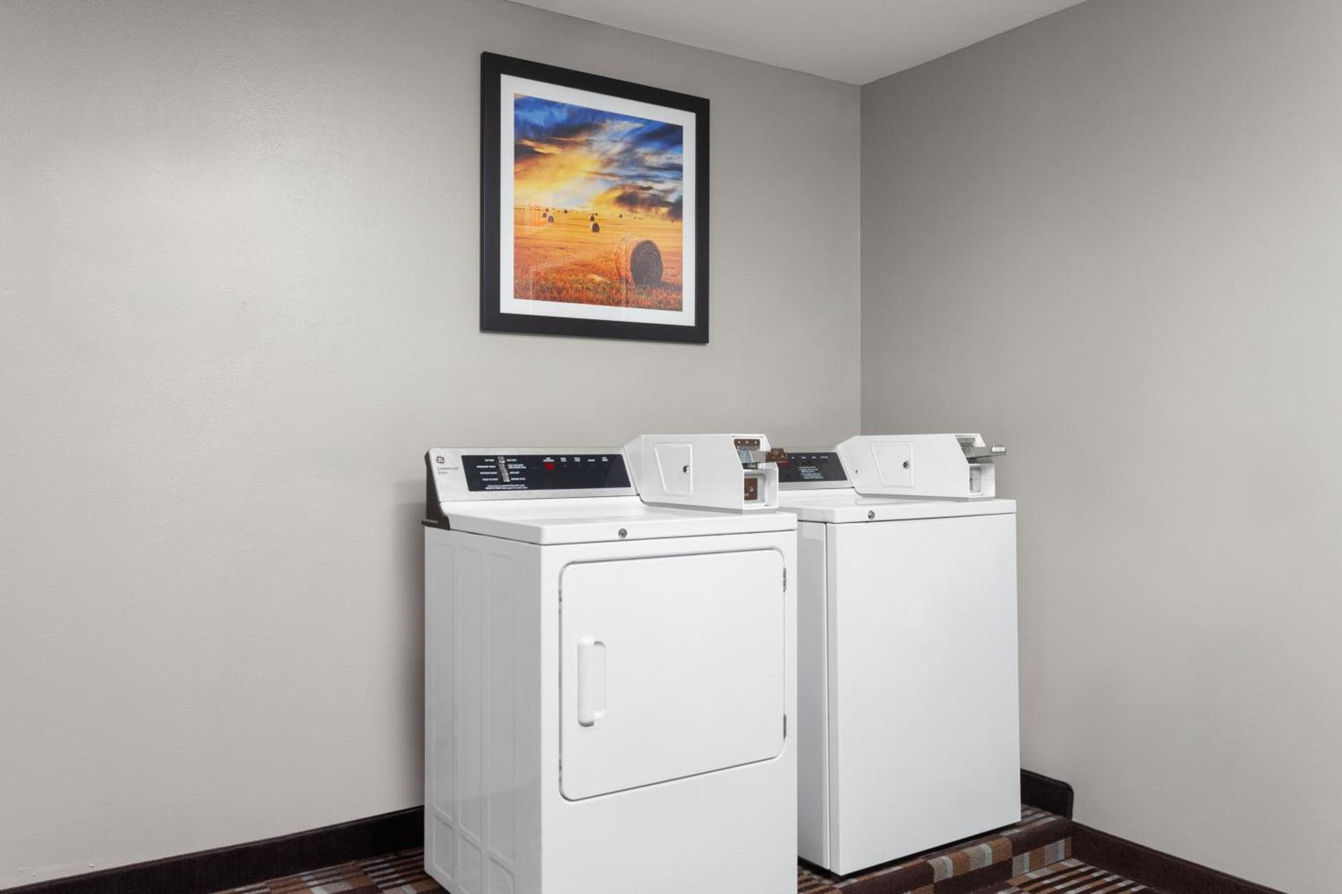 Microtel Inn by Wyndham Janesville photo 44