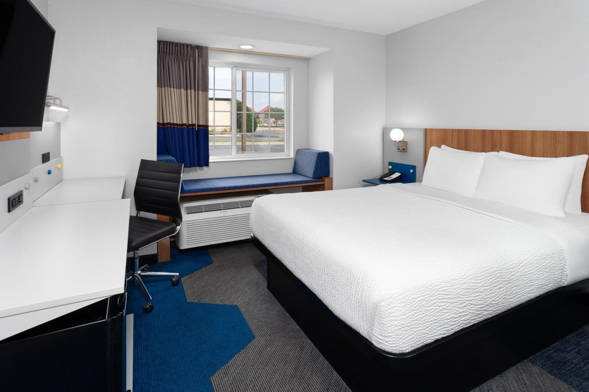 Microtel Inn by Wyndham Janesville photo 37