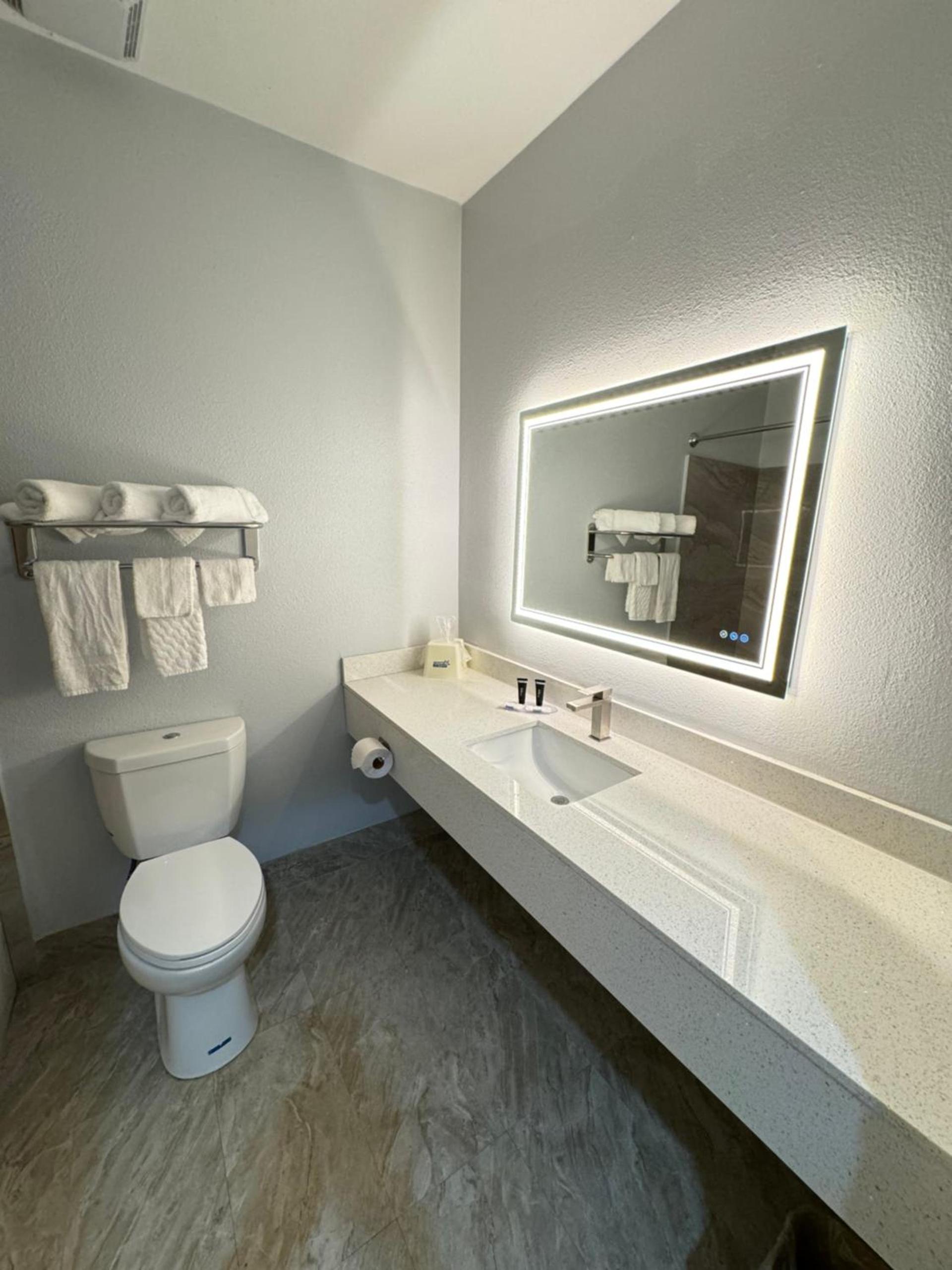 Americas Best Value Inn & Suites Haltom City Ft. Worth photo 24