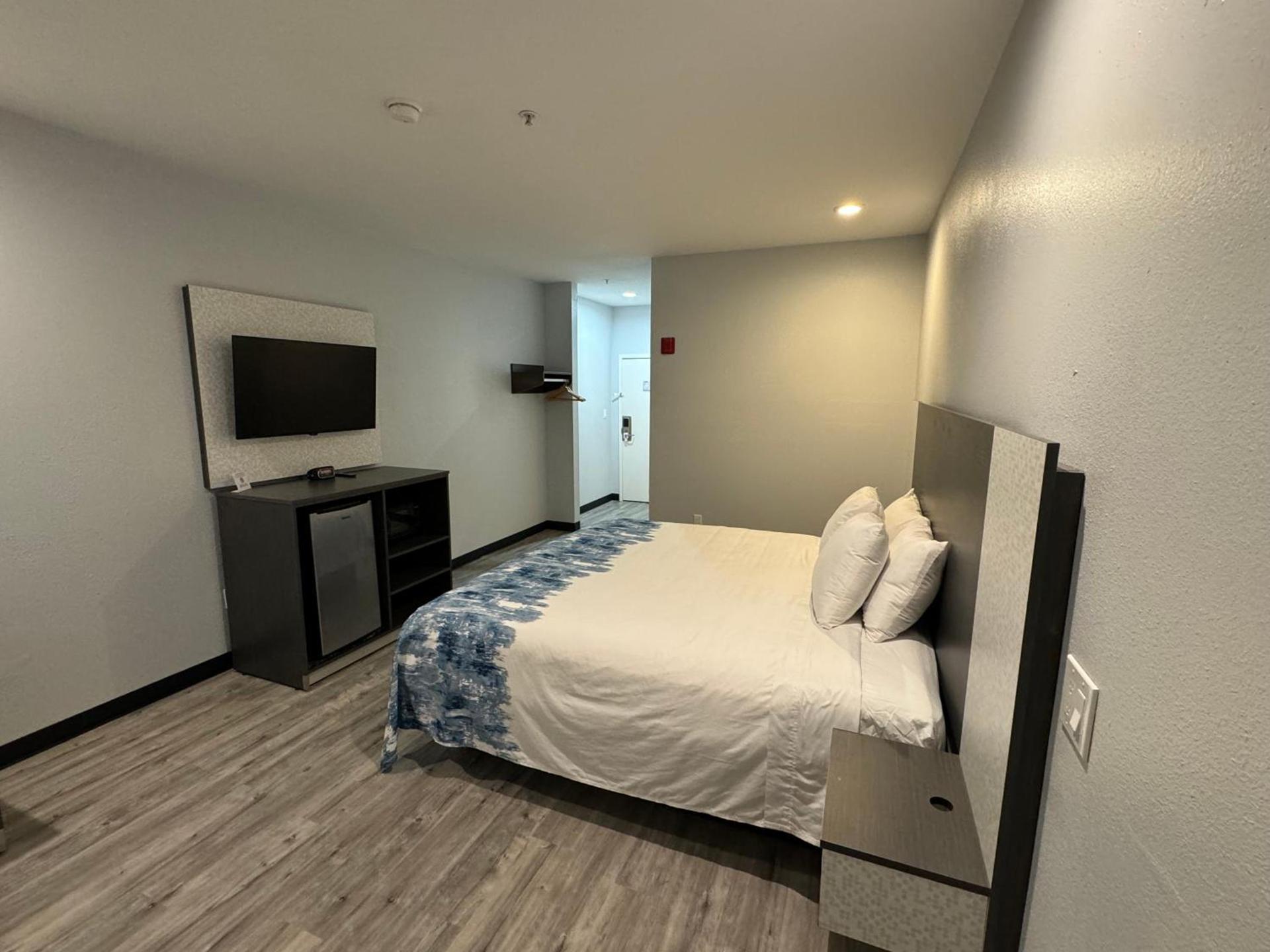 Americas Best Value Inn & Suites Haltom City Ft. Worth photo 27