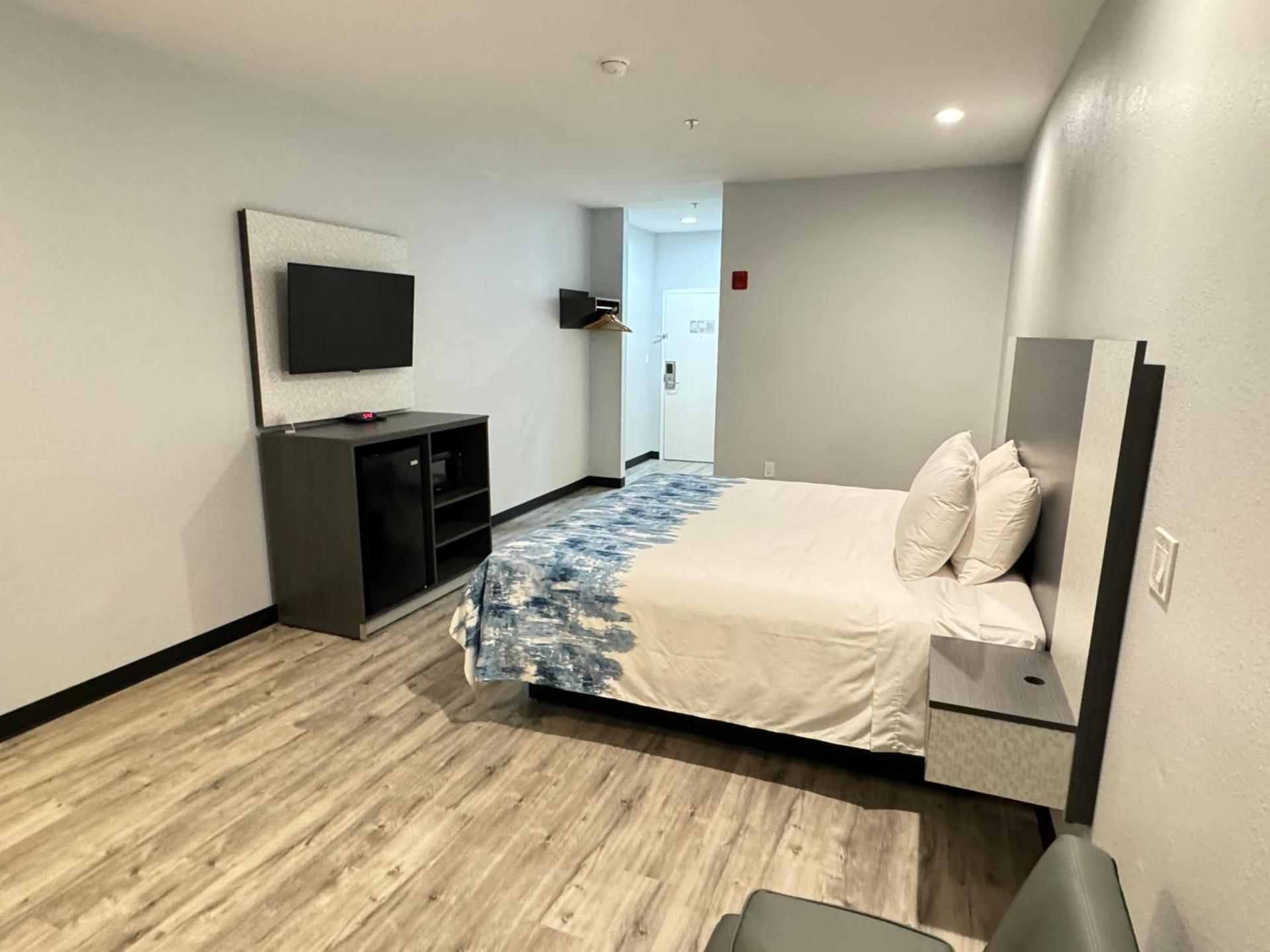 Americas Best Value Inn & Suites Haltom City Ft. Worth photo 35