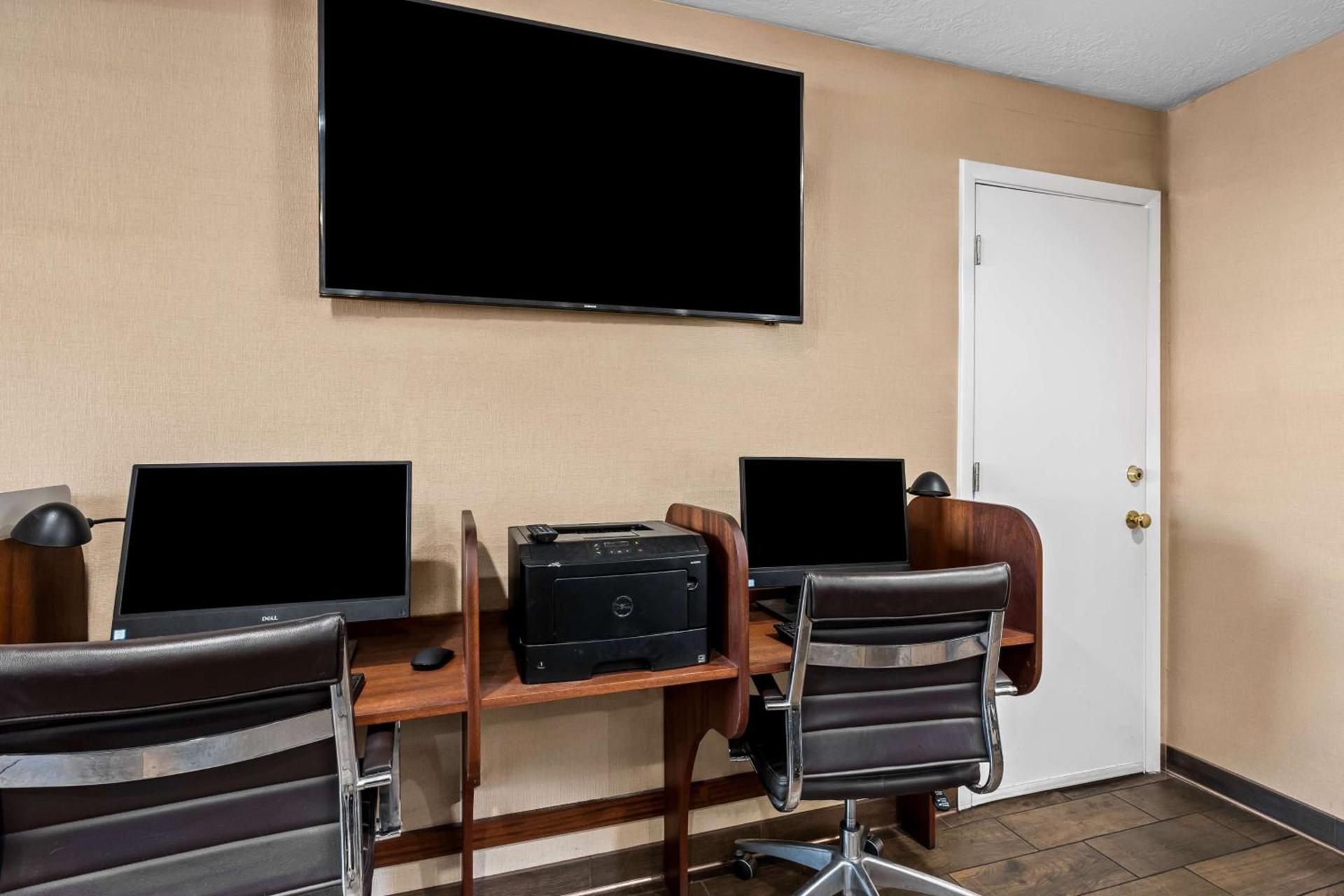Best Western University Lodge photo 9