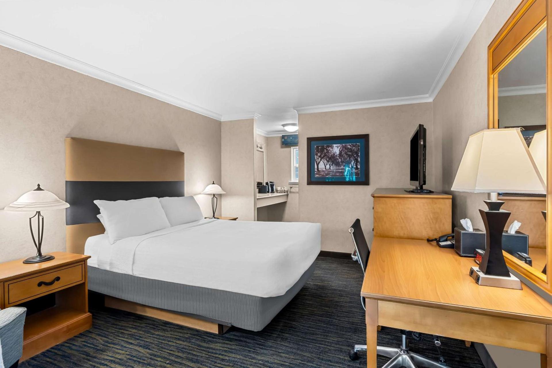Best Western University Lodge photo 19