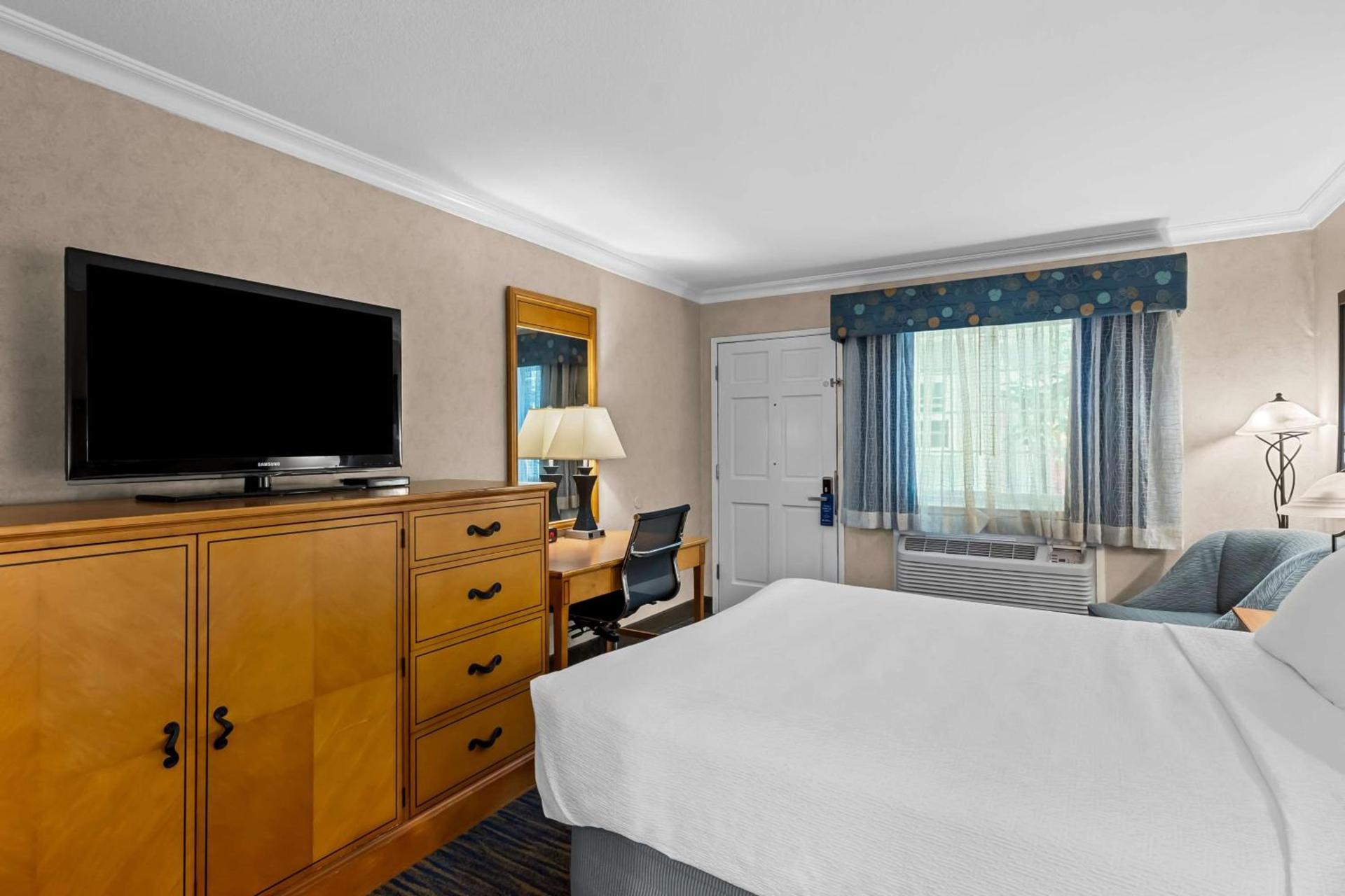 Best Western University Lodge photo 20