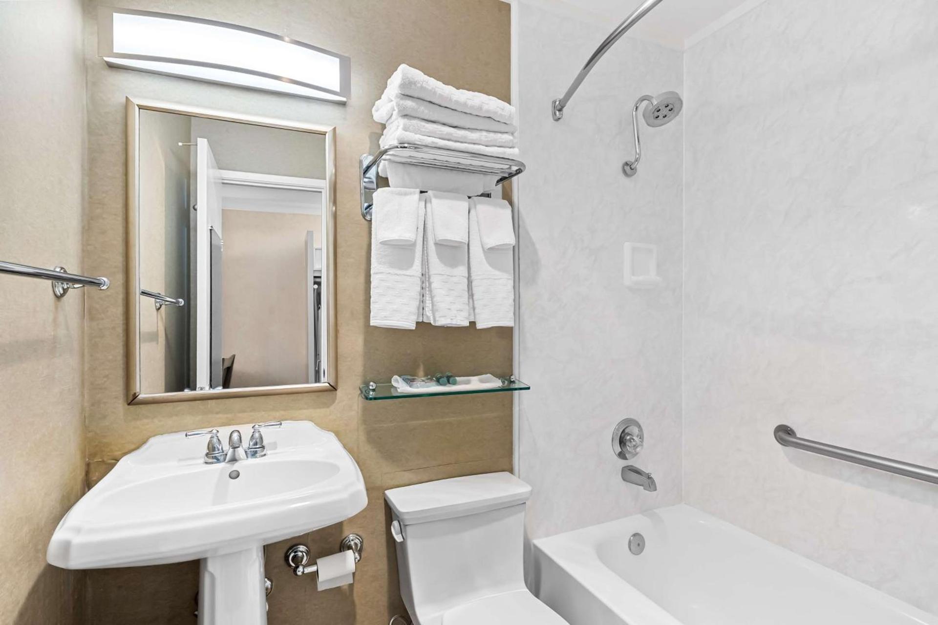 Best Western University Lodge photo 27