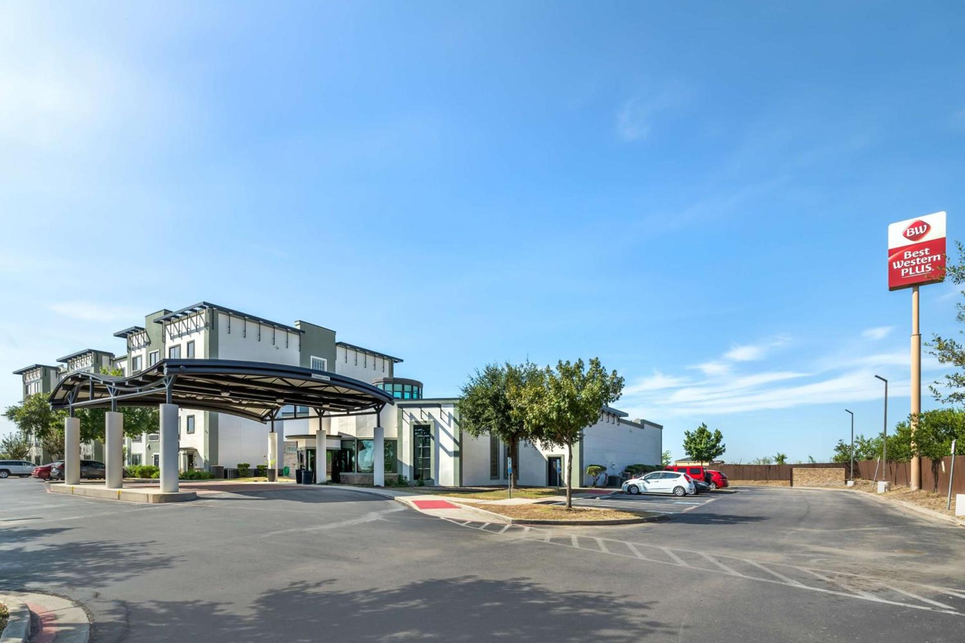Best Western Plus Lackland Hotel and Suites. photo 12