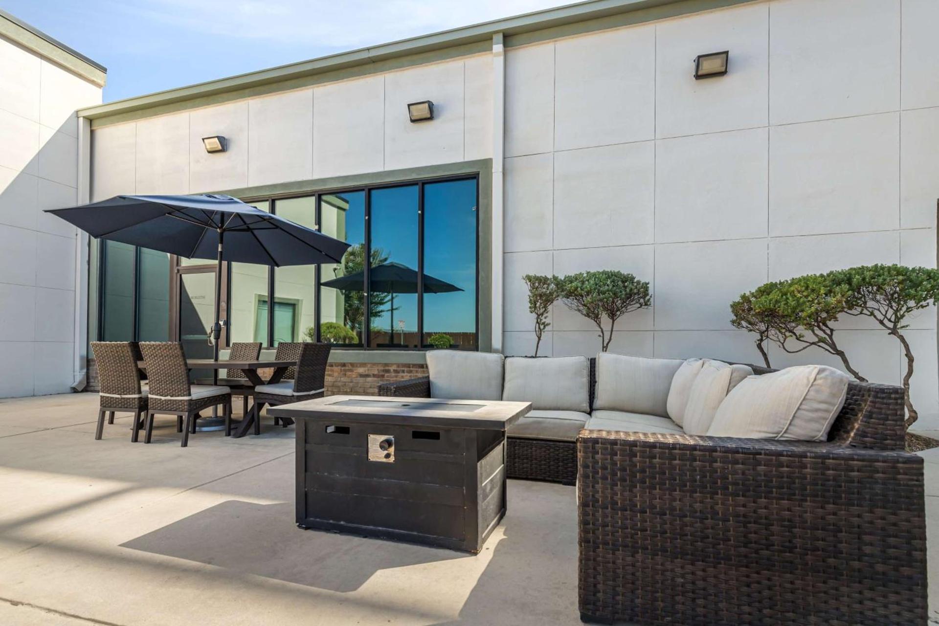 Best Western Plus Lackland Hotel and Suites. photo 31