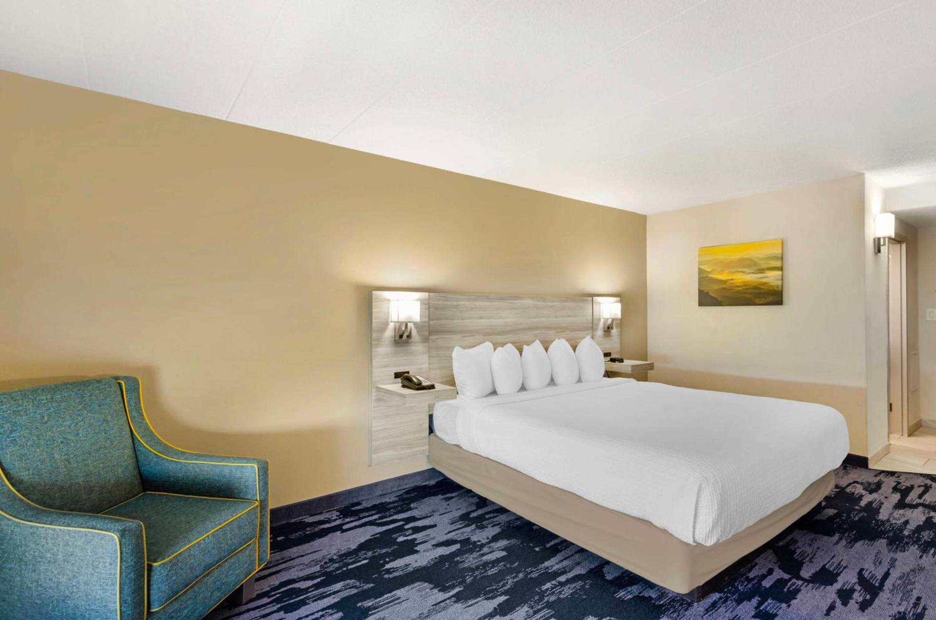 Best Western Plus Beckley Inn photo 14