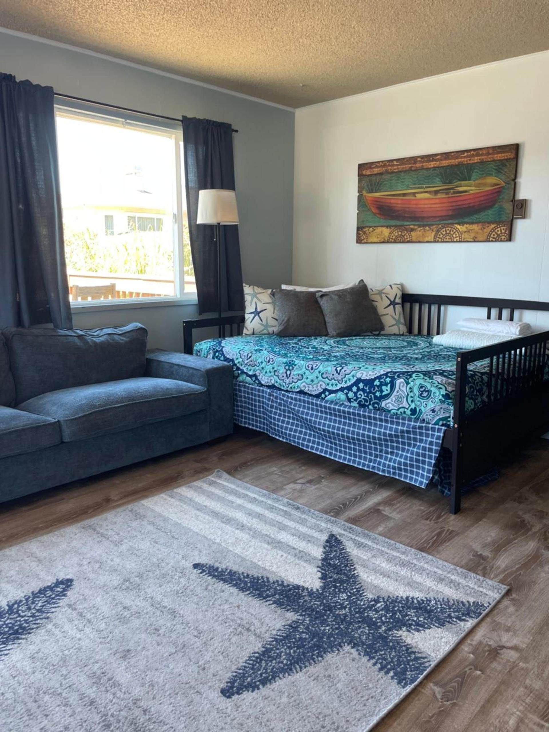 Silver Surf Motel photo 31