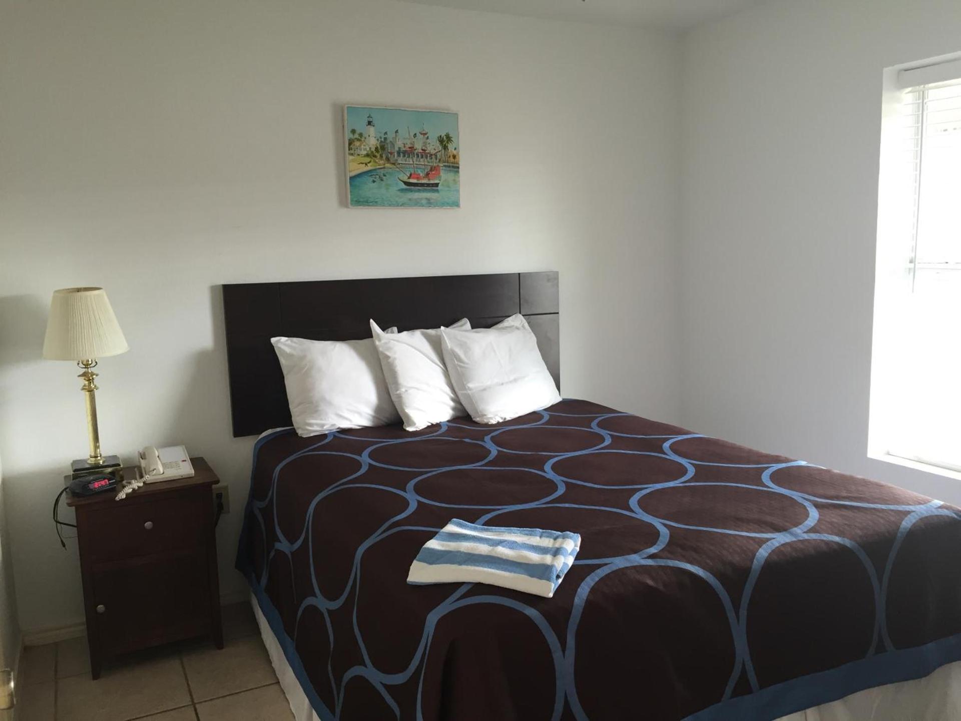 Port Isla Inn photo 27