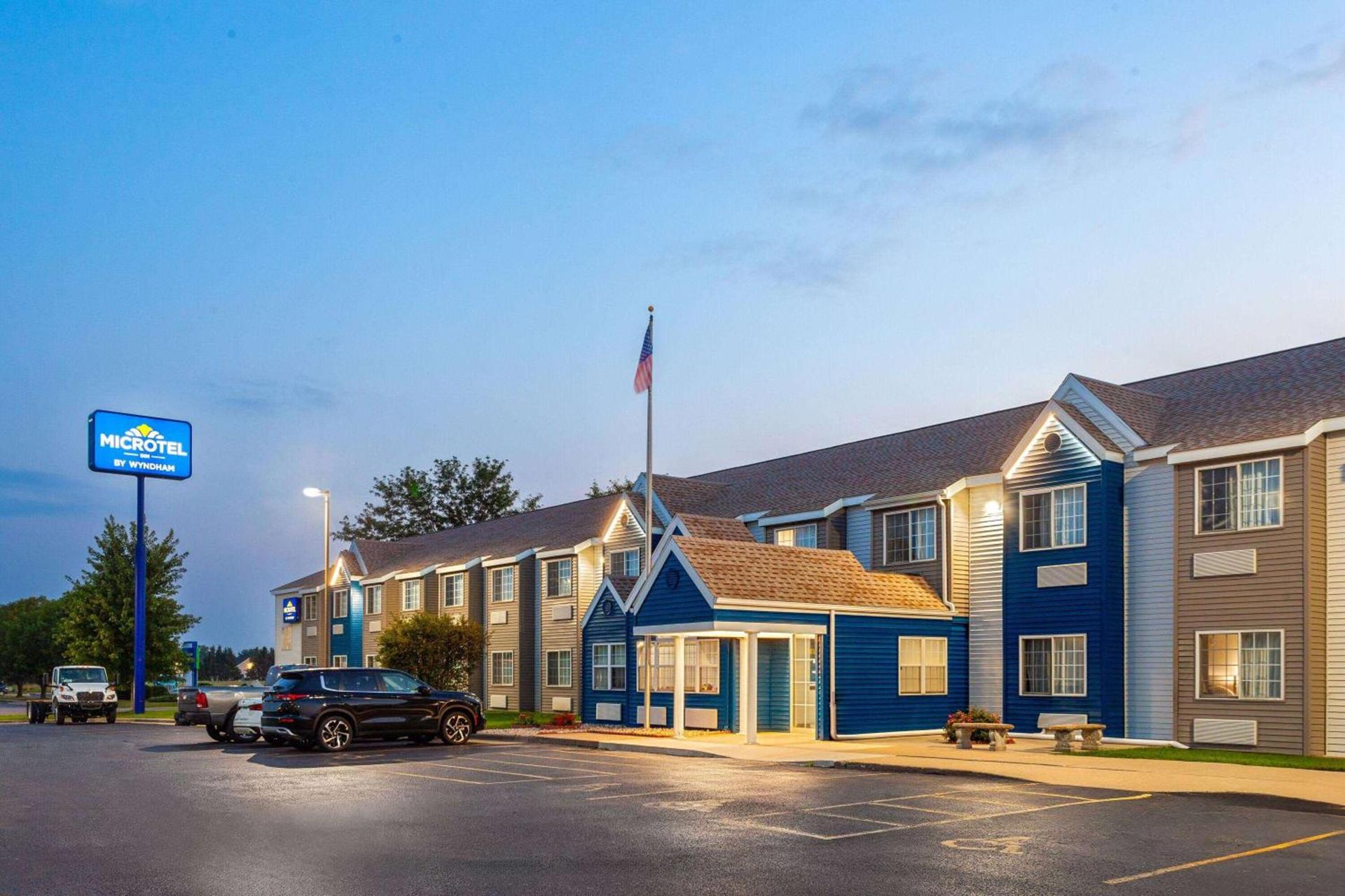 Microtel Inn by Wyndham Janesville photo 3