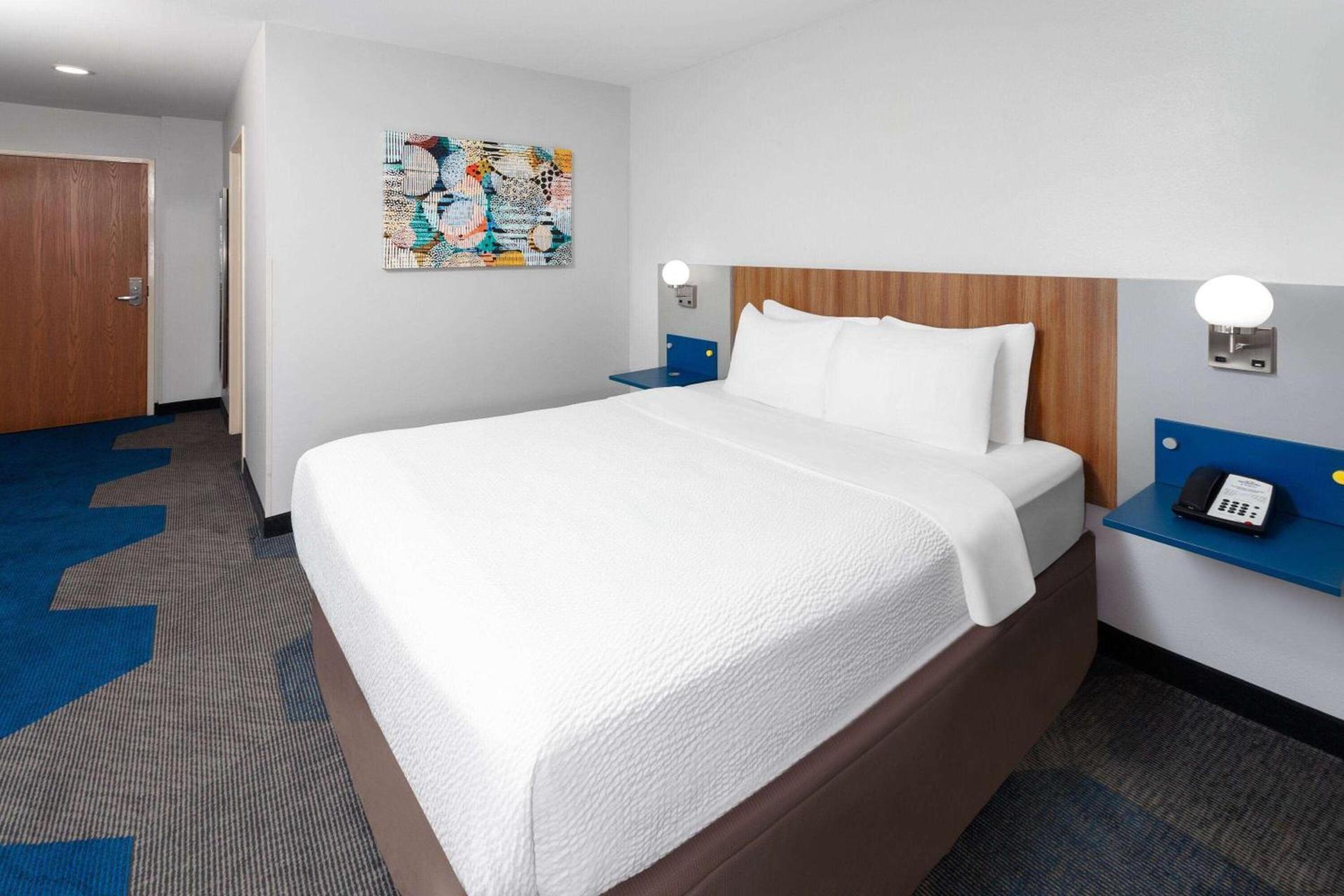 Microtel Inn by Wyndham Janesville photo 18