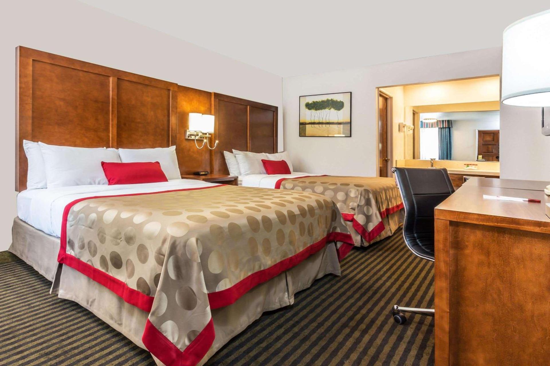 Ramada by Wyndham Mountain View photo 19