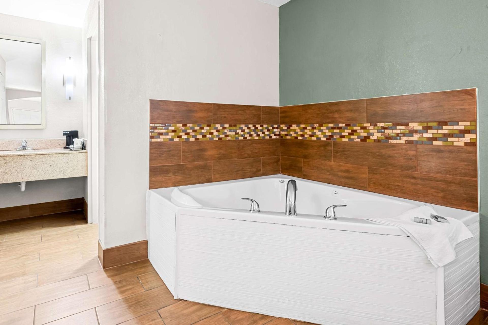 Best Western Executive Suites photo 6