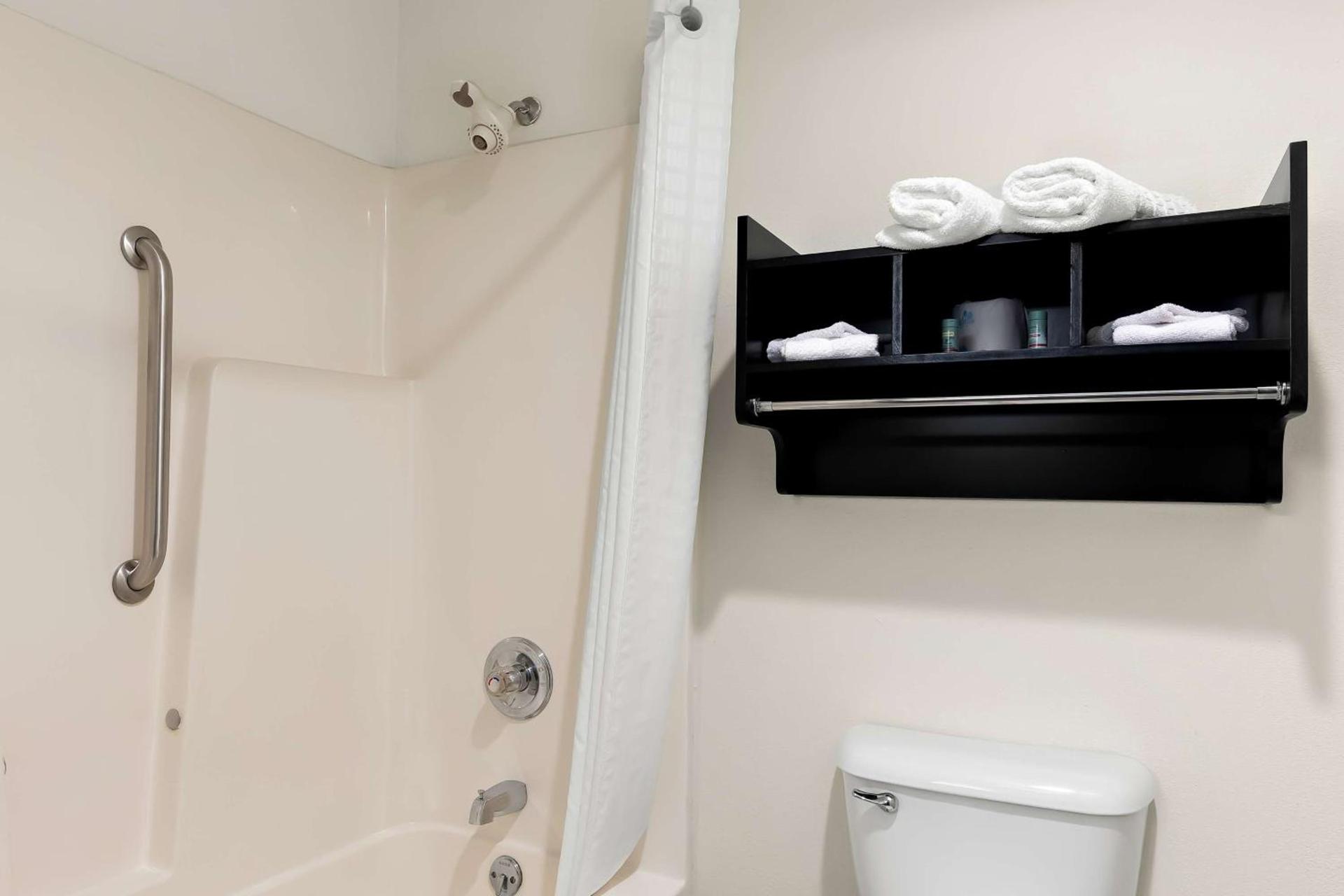 Best Western Saluki Inn photo 32