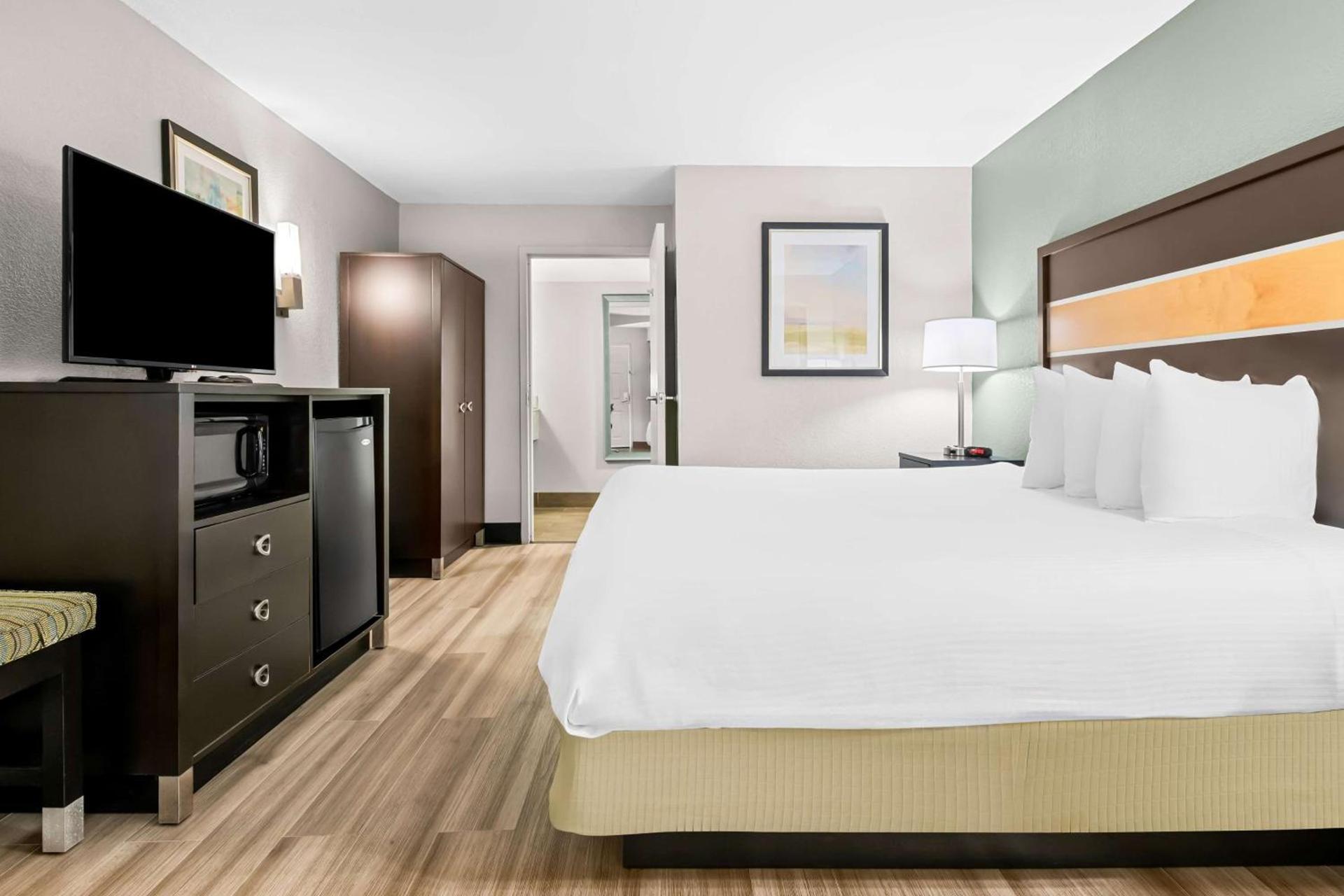 Best Western Executive Suites photo 17