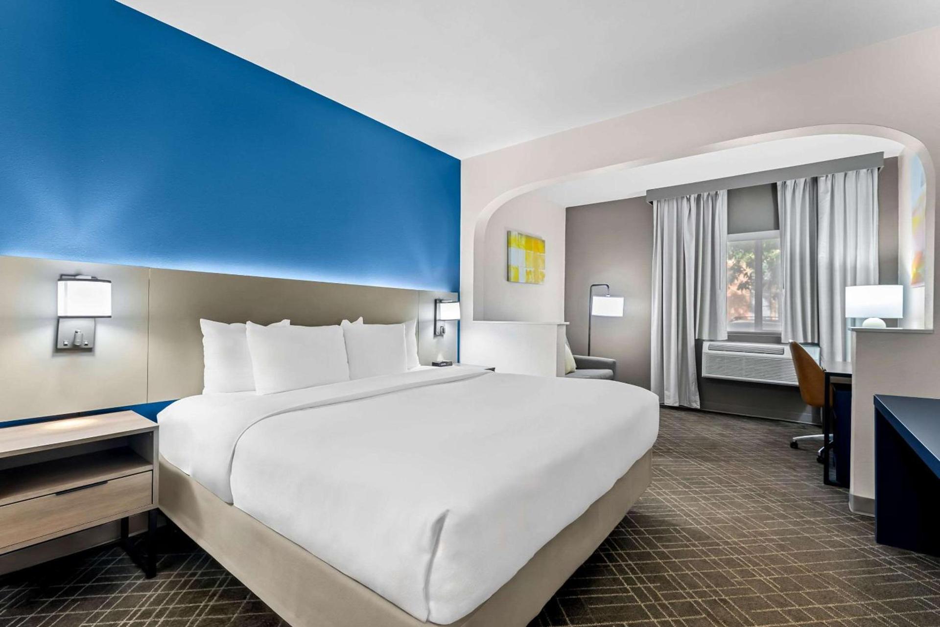 Comfort Suites Denver North - Westminster photo 12