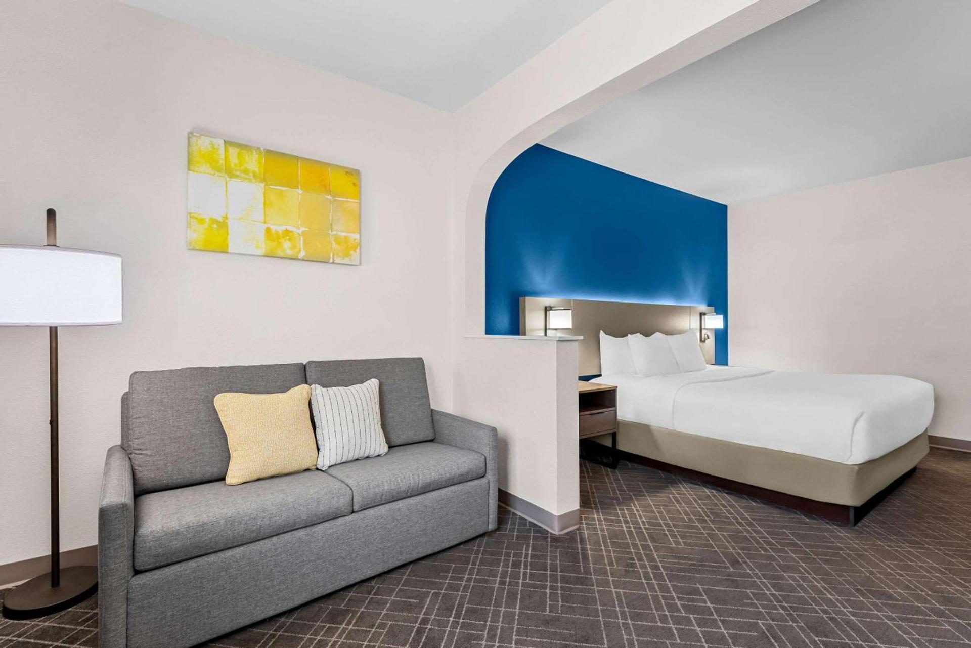 Comfort Suites Denver North - Westminster photo 15