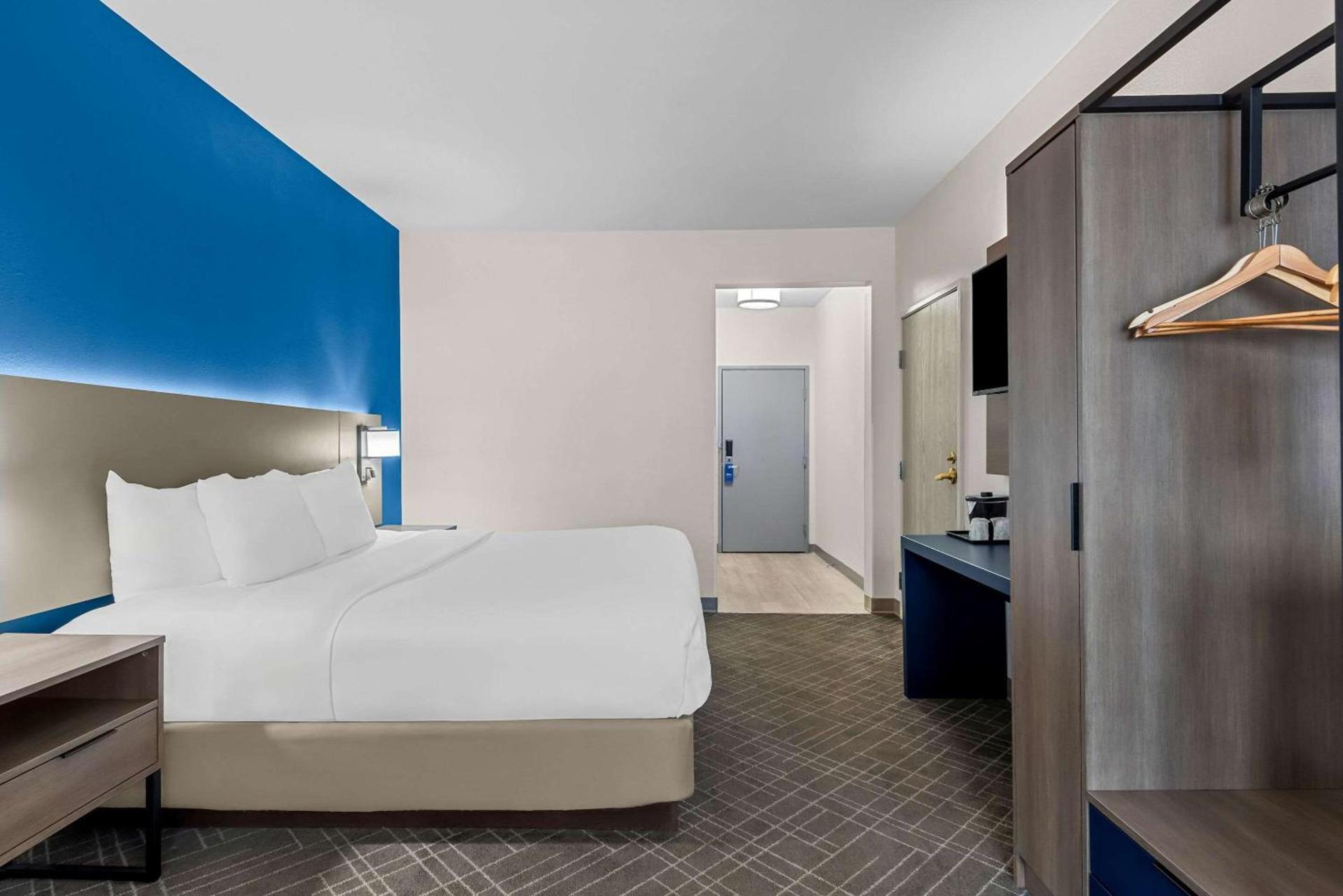 Comfort Suites Denver North - Westminster photo 14