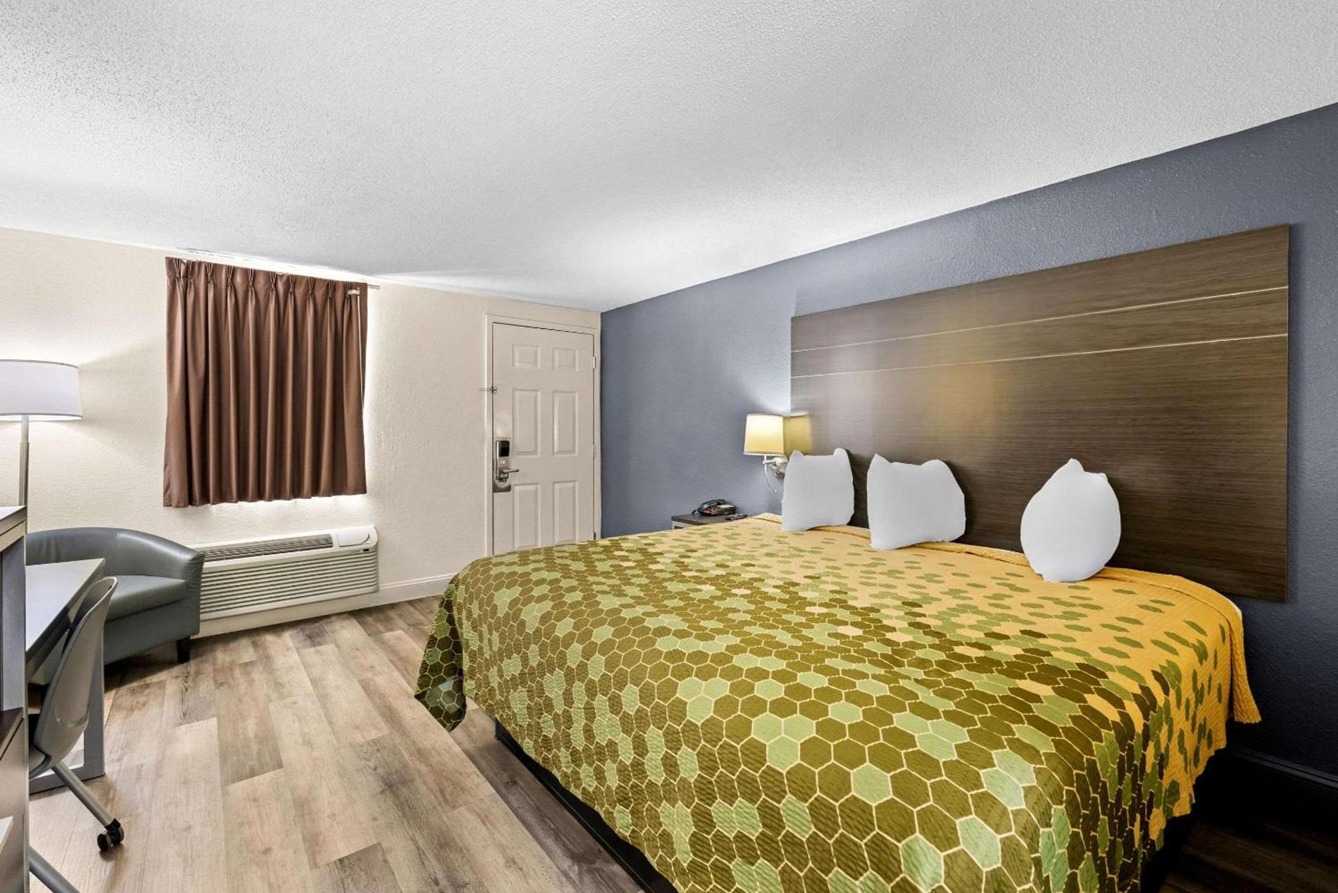 Econo Lodge Kingsport East photo 6