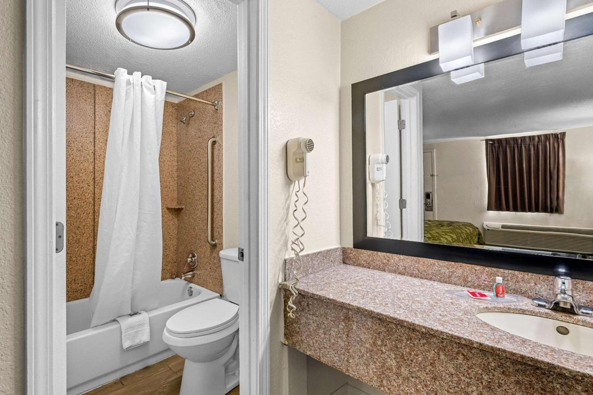Econo Lodge Kingsport East photo 9
