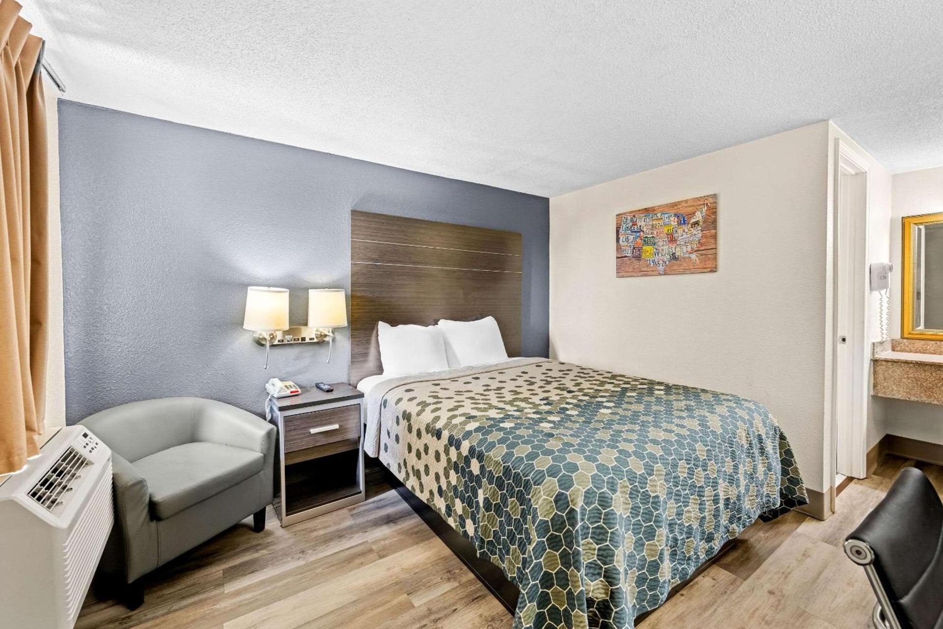 Econo Lodge Kingsport East photo 10